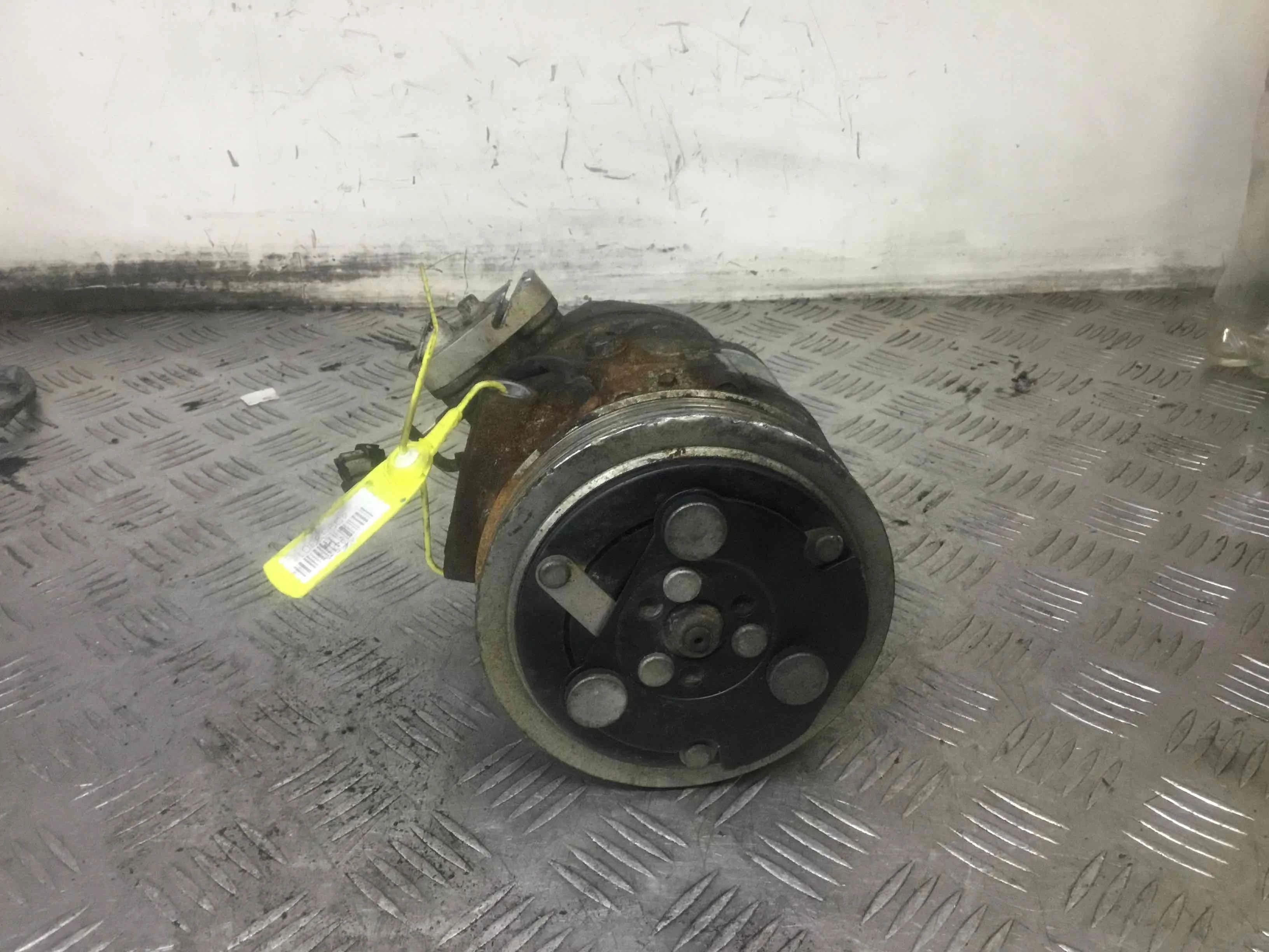 Компрессор кондиционера Opel Corsa C (2000-2003) бензин 1.2 i Механика Х/б