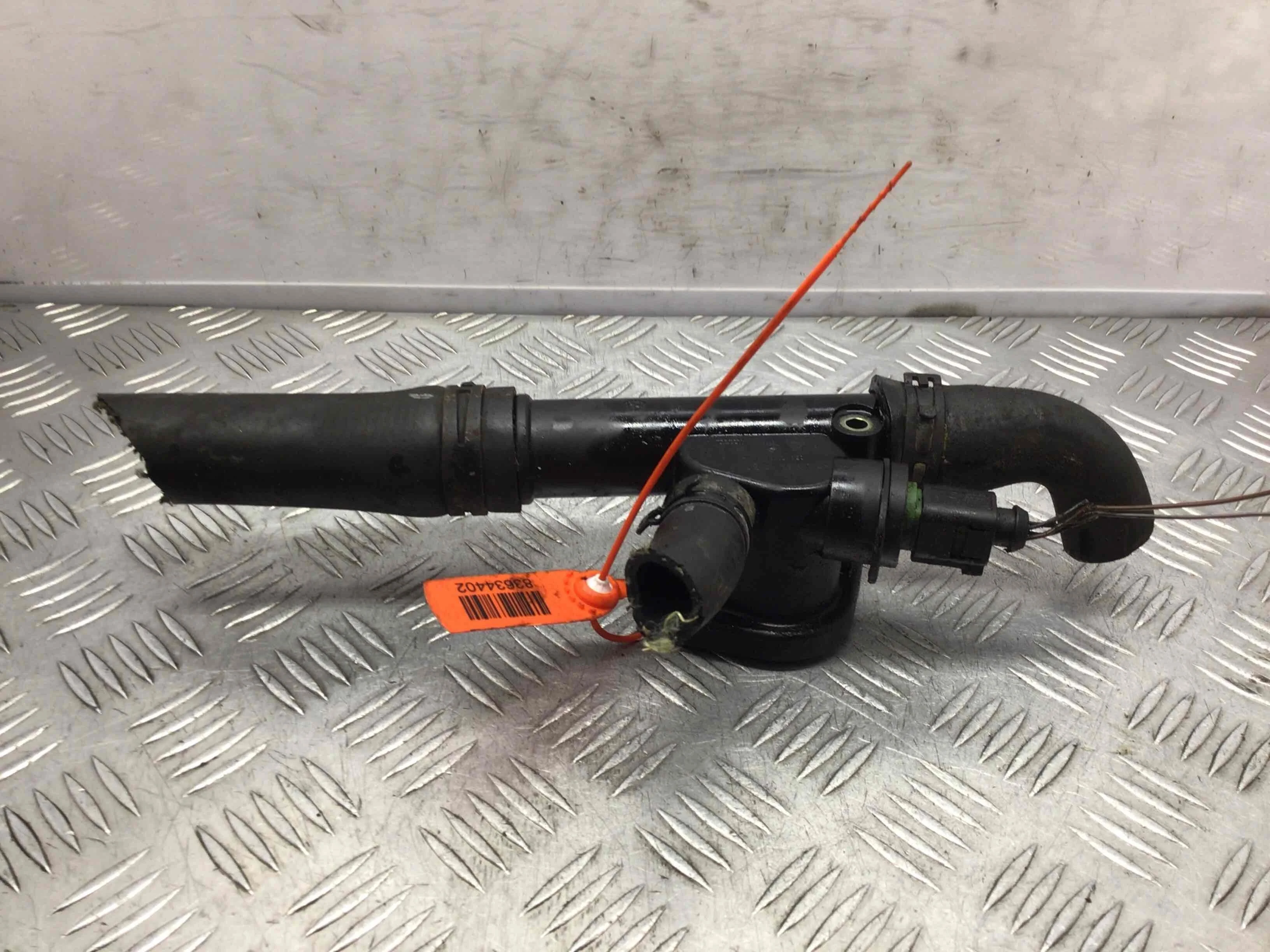 Фланец (тройник) системы охлаждения Volkswagen Polo 3 поколение (1994-2001) дизель 1.4 TDI Механика Седан