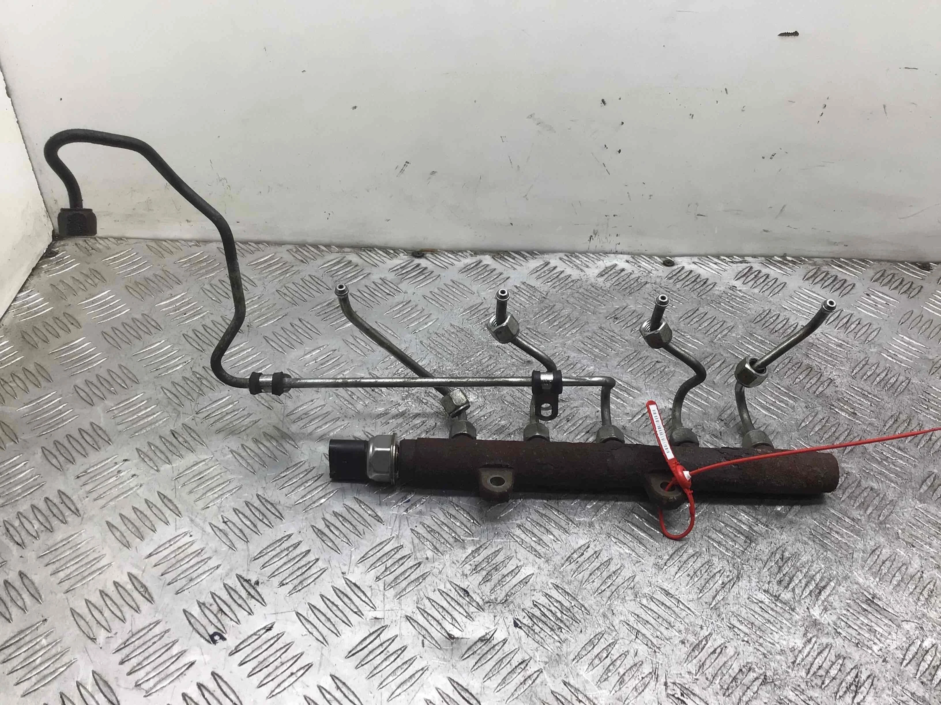 Топливная рампа Ford Transit 3 поколение [рестайлинг] (2006-2013) дизель 2.2 TDCi Механика Микроавтобус