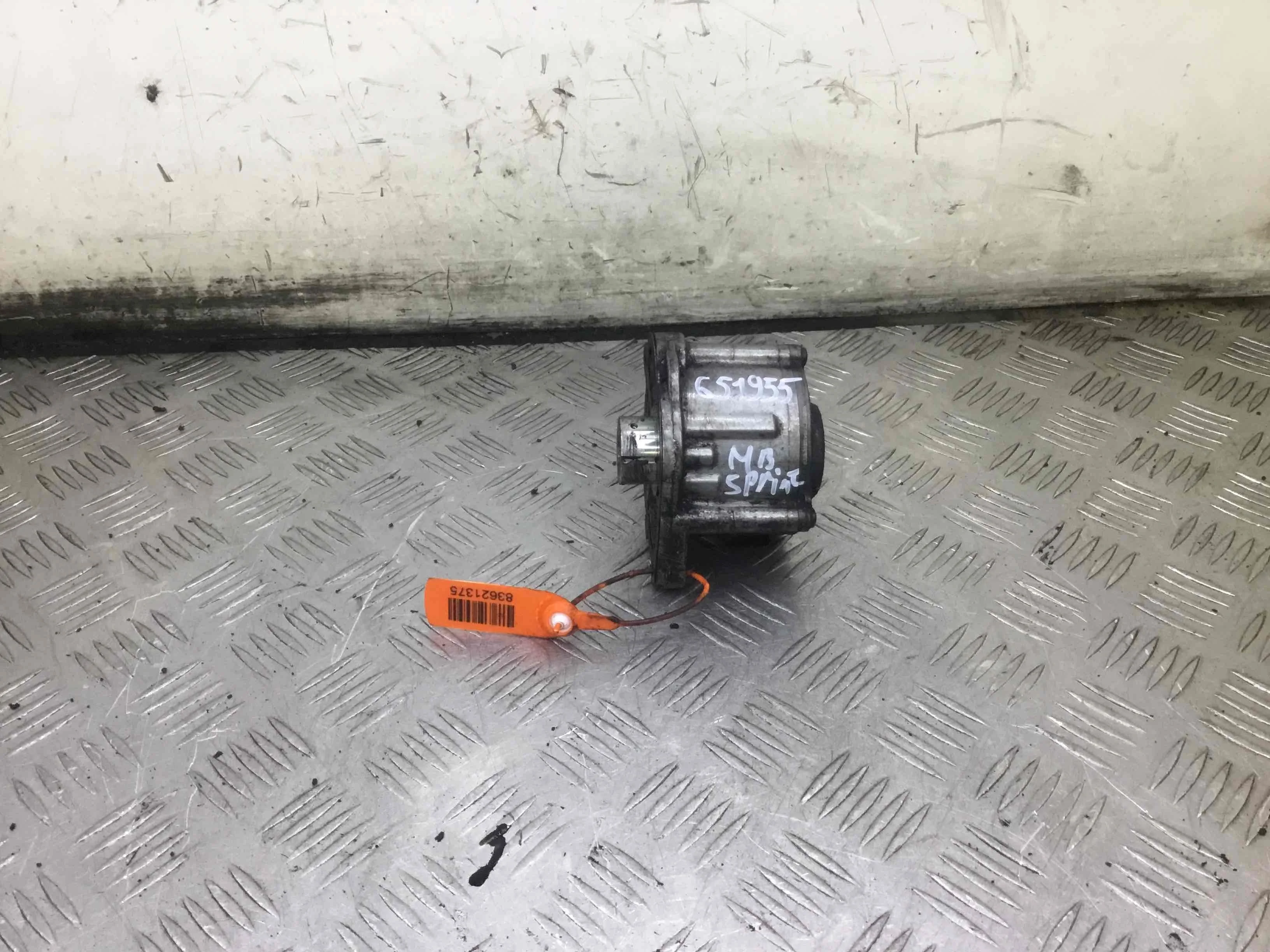 Насос вакуумный Mercedes Sprinter Sprinter II (w906) 2006 - 2017 дизель 2.2  Механика Микроавтобус