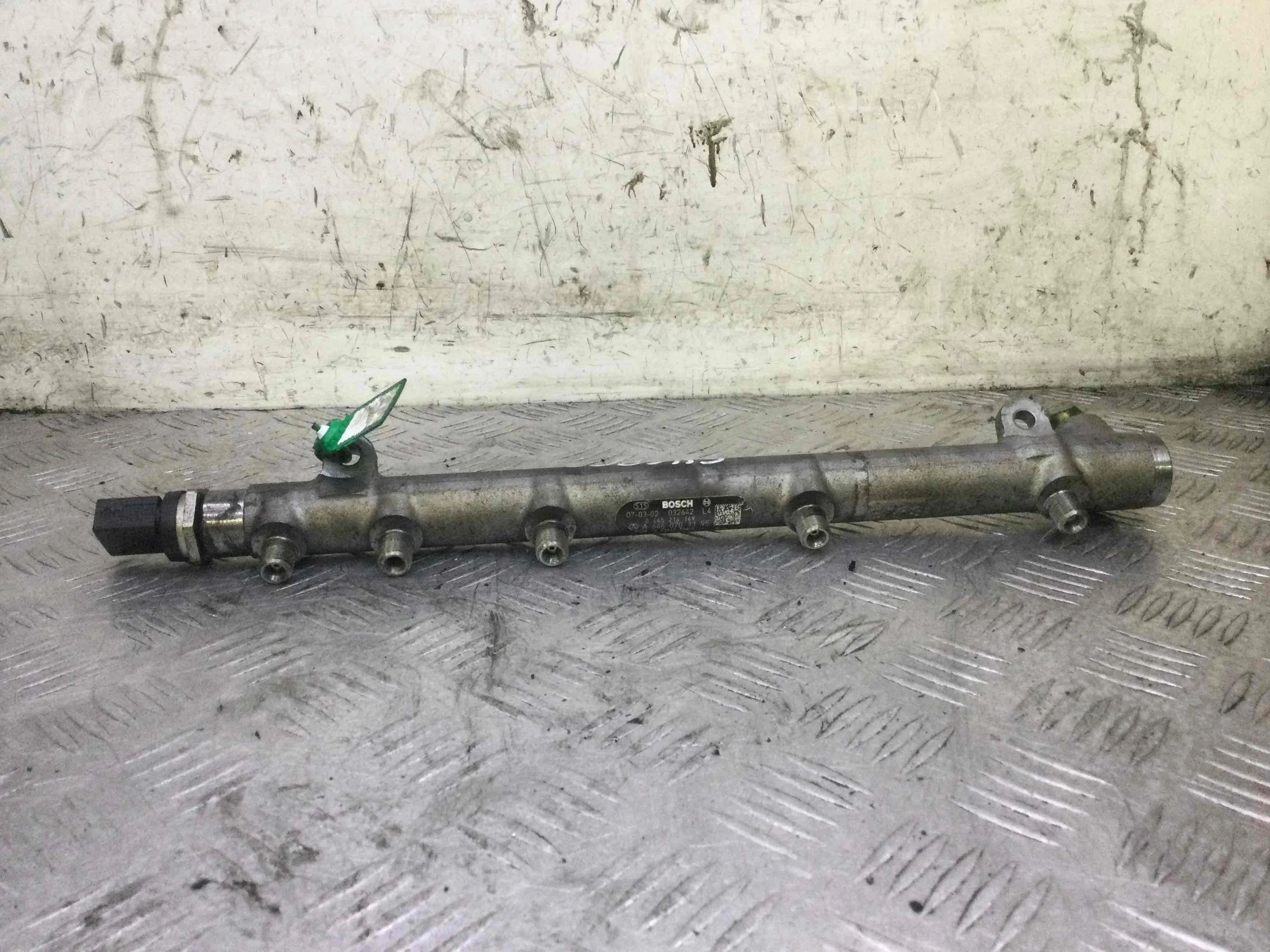 Топливная рампа Mercedes C-klasse W203/S203/CL203 [рестайлинг] (2004-2007) дизель 2.2 CDI Автомат Седан