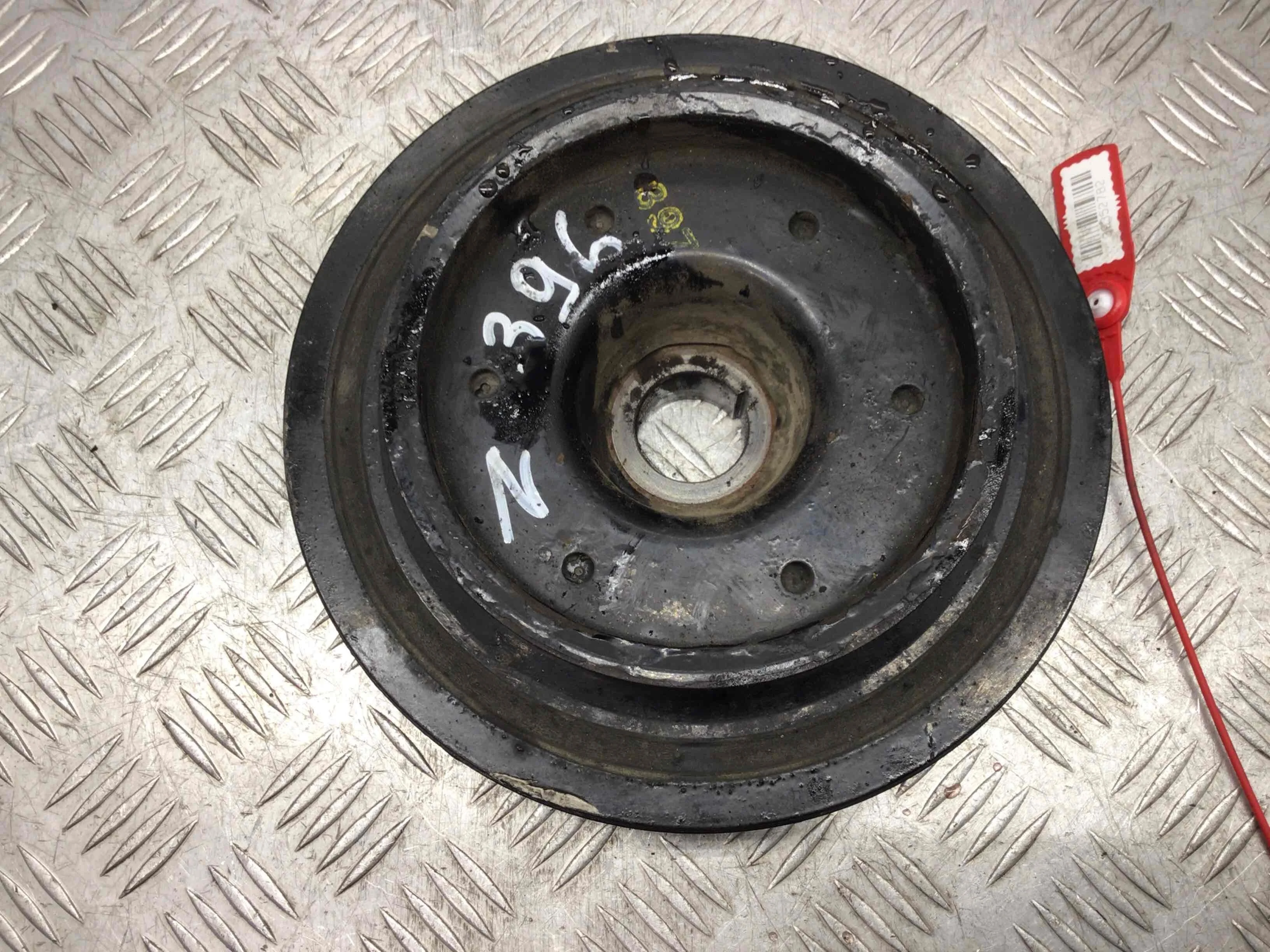 Шкив коленвала Jeep Cherokee Cherokee III (KJ) 2001 - 2008 дизель 2.7 CDI Механика