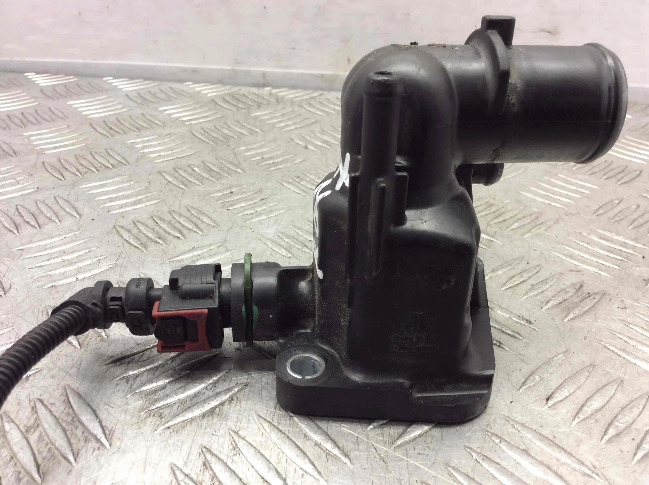 Корпус термостата Opel Corsa D (2006-2011) дизель 1.3 DTI Механика Х/б