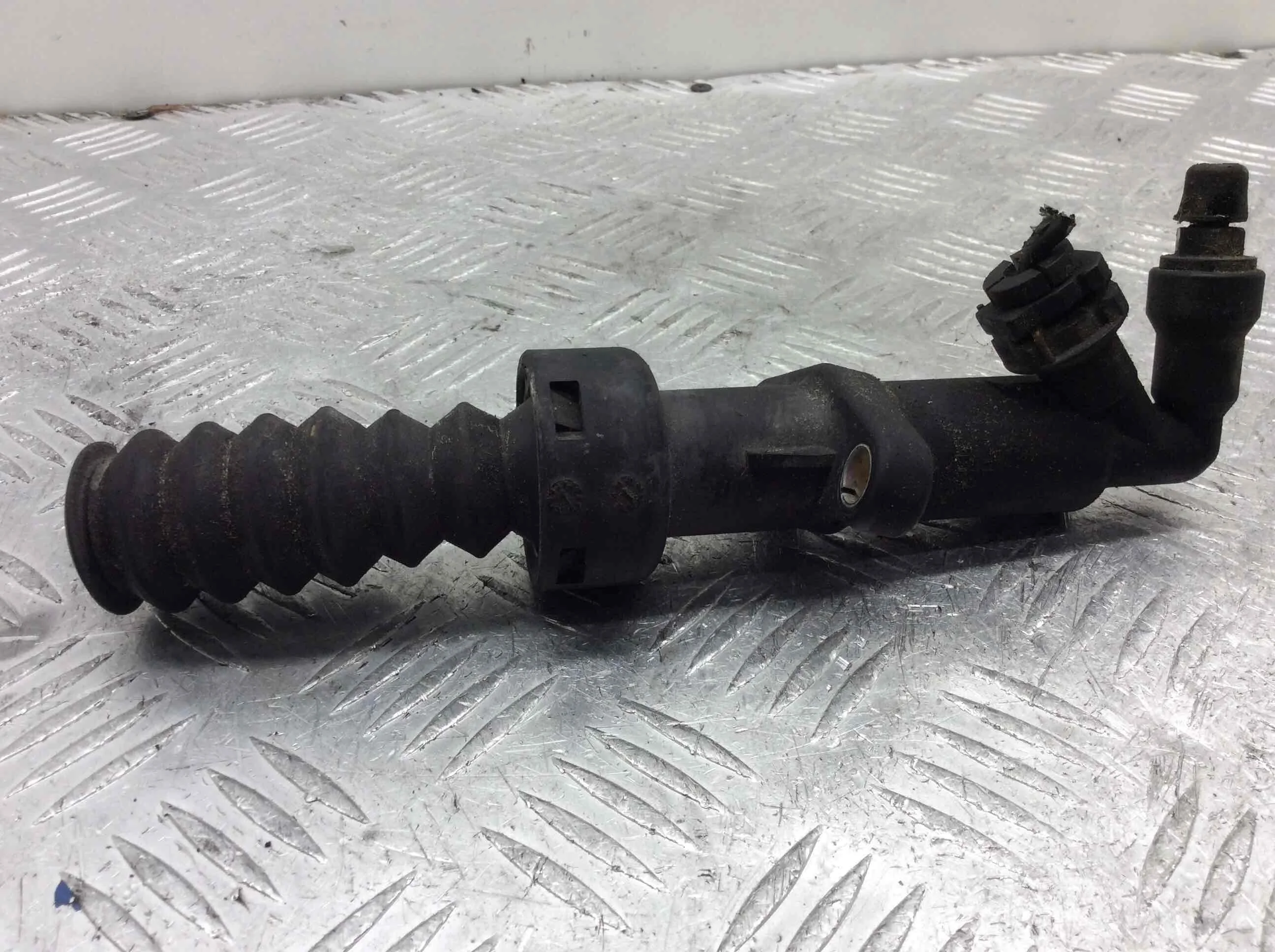 Цилиндр сцепления рабочий Citroen C5 C5 I (DC,DE,RE,RC) 2001 - 2008 бензин 2.0 i Механика Седан