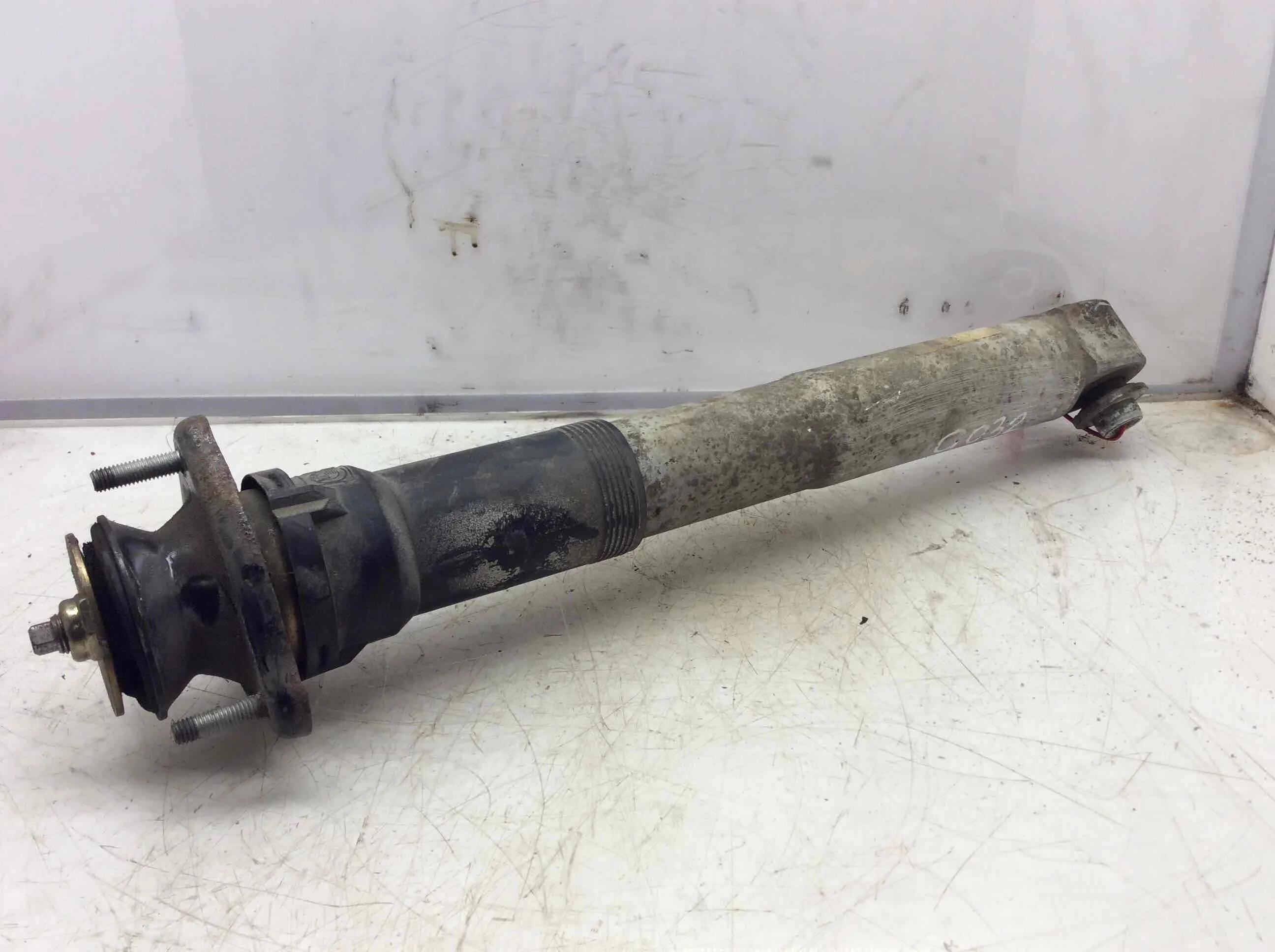 Амортизатор задний BMW 5-Series 5-Series E39 1995 - 2004 бензин 2.5 i Механика Универсал