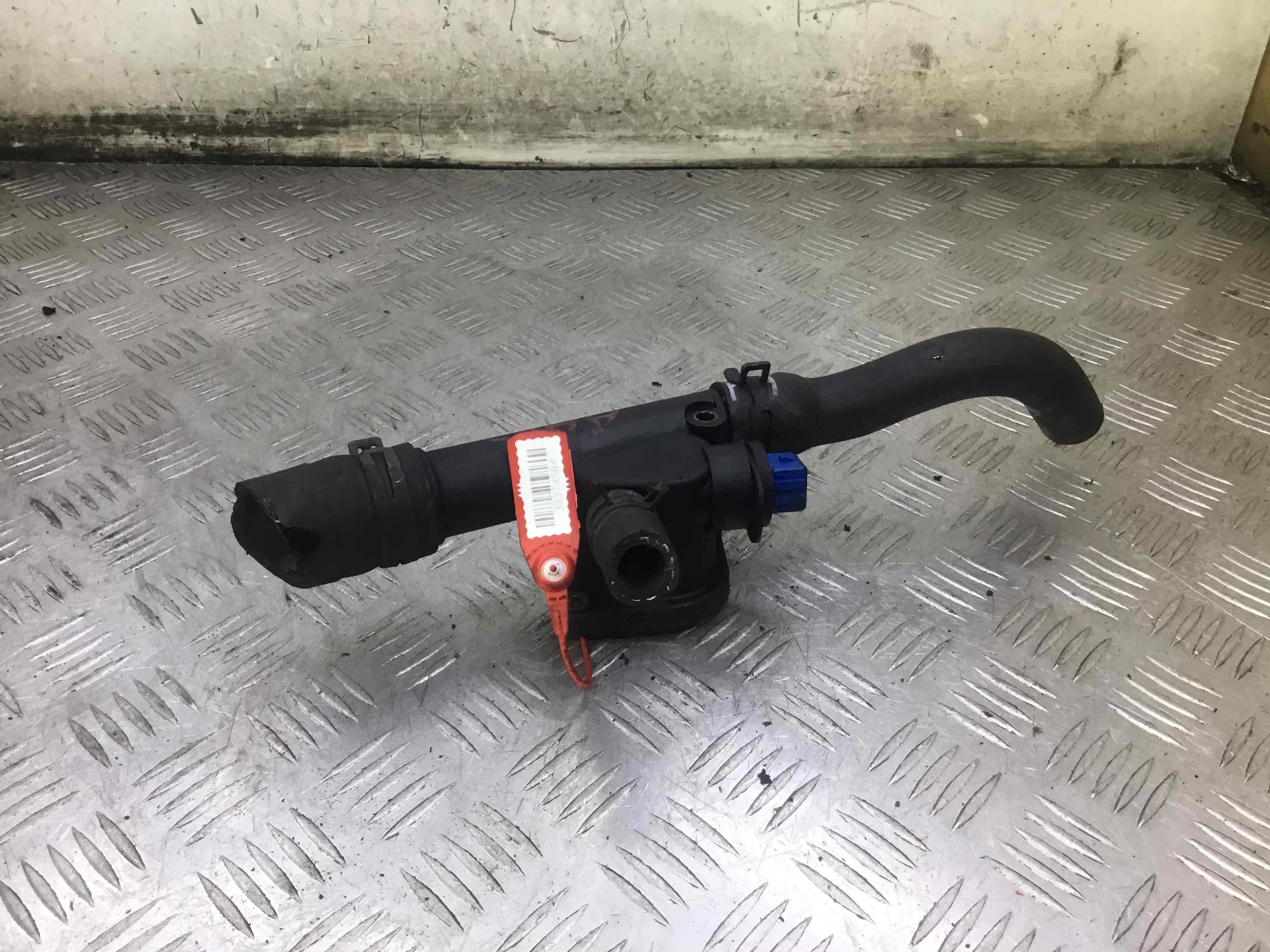 Фланец (тройник) системы охлаждения Audi A3 8L (1996-2000) дизель 1.9 TDI Механика Х/б