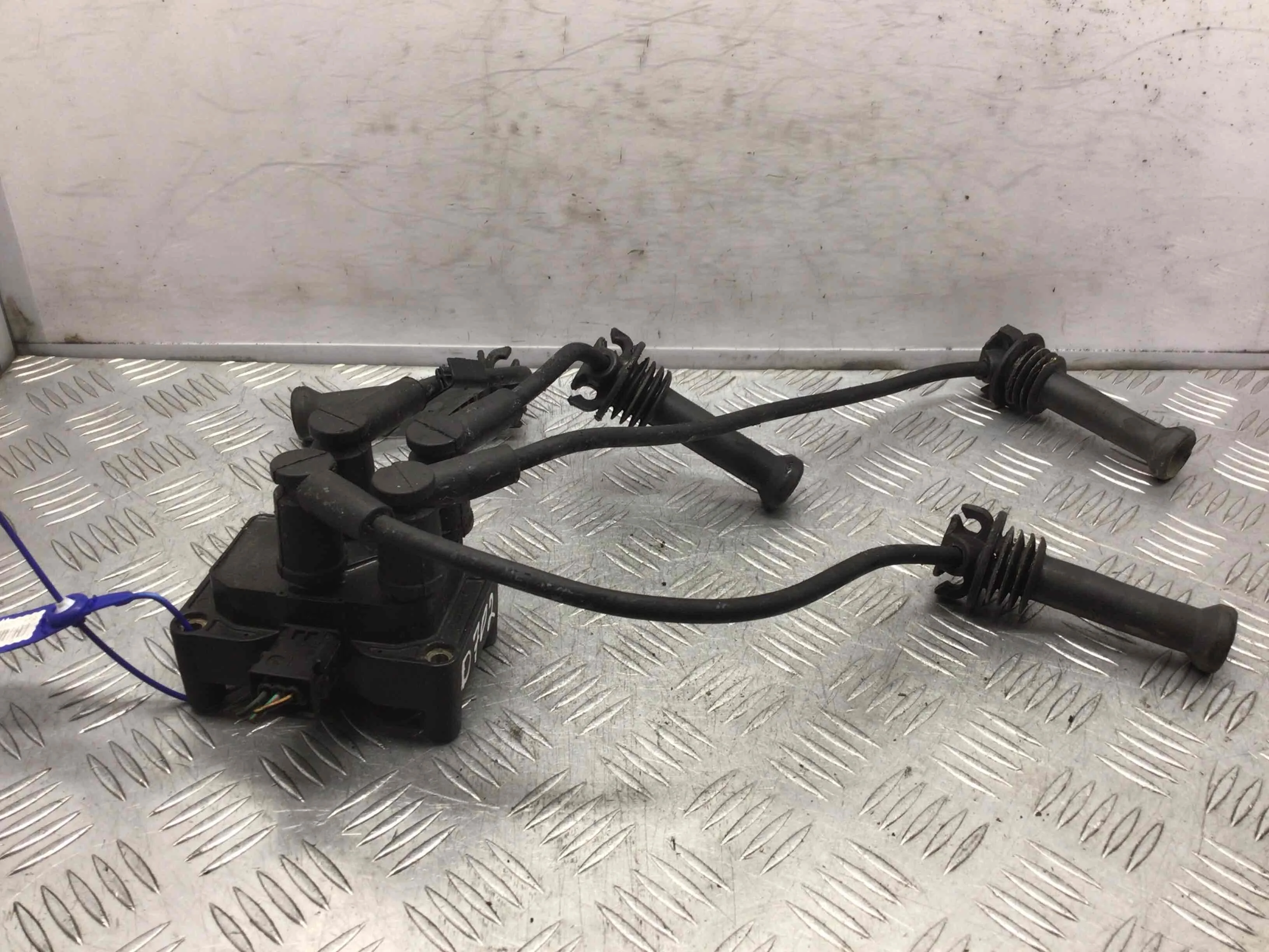 Катушка зажигания Ford Focus 2 поколение (2005-2008) бензин 1.6 i Механика Х/б