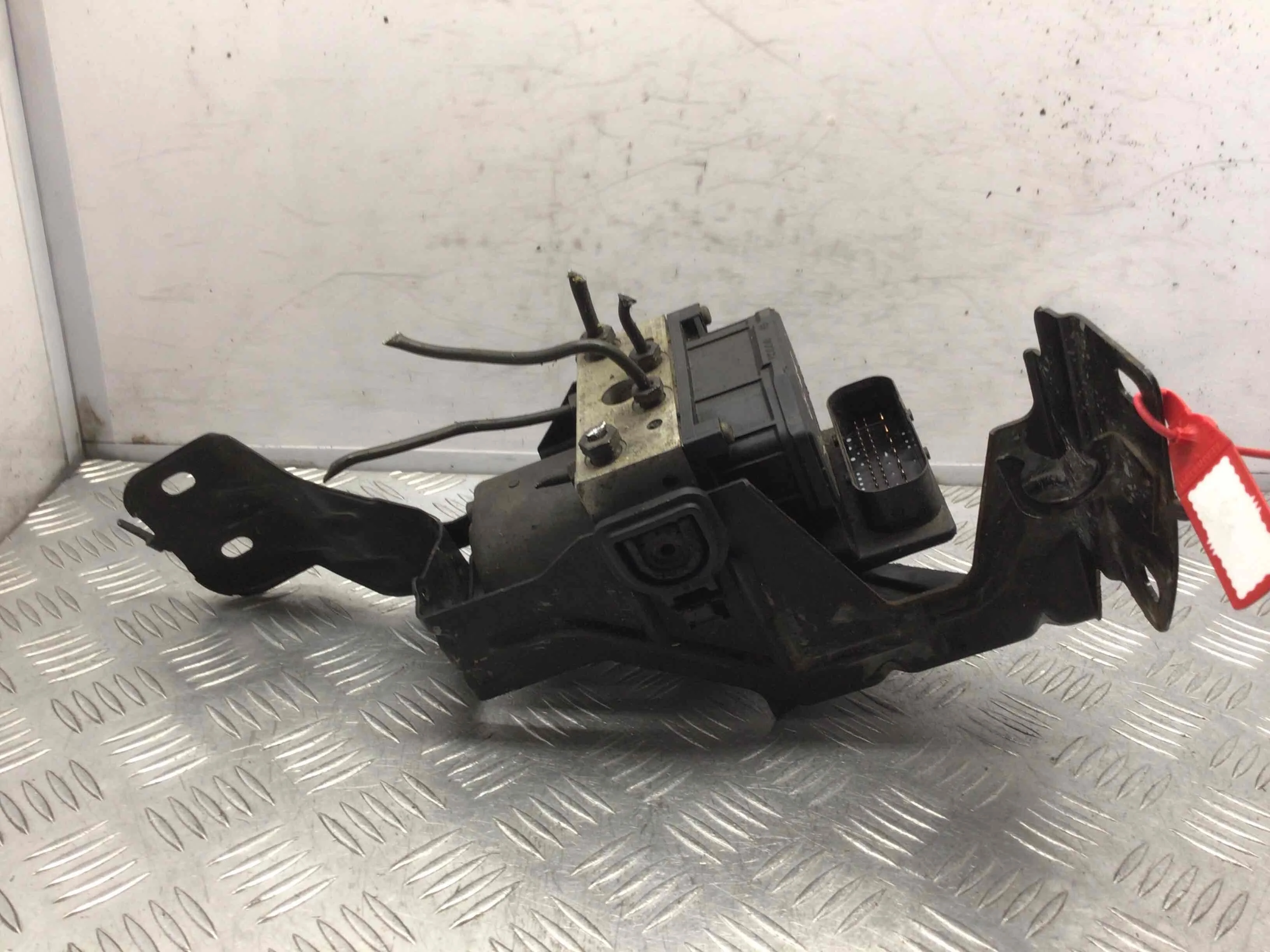 Блок ABS Ford Mondeo 3 поколение [рестайлинг] (2003-2007) бензин 1.8 i Механика Седан