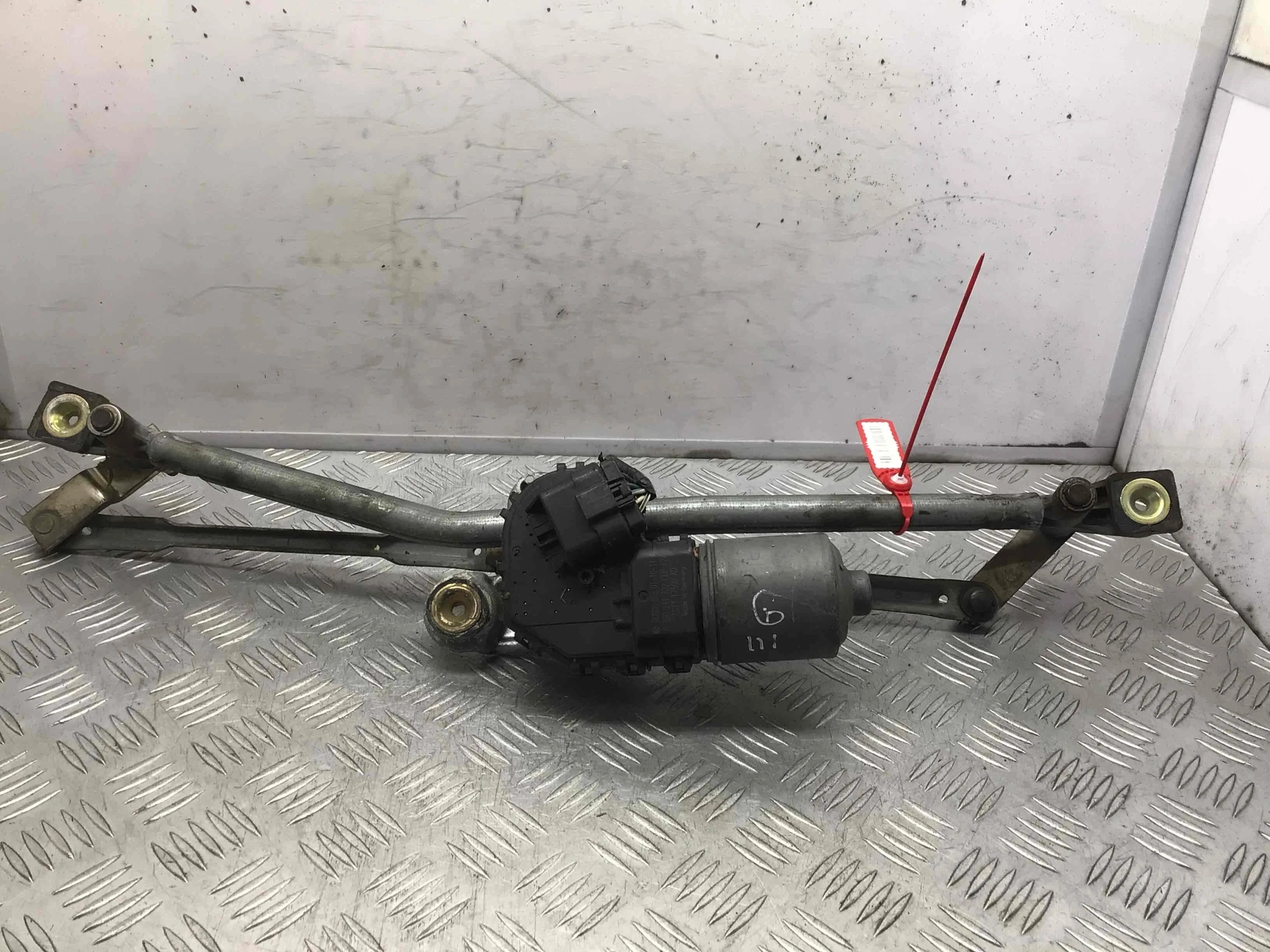 Механизм стеклоочистителя (трапеция дворников) Ford Mondeo 3 поколение [рестайлинг] (2003-2007) бензин 1.8 i Механика Седан