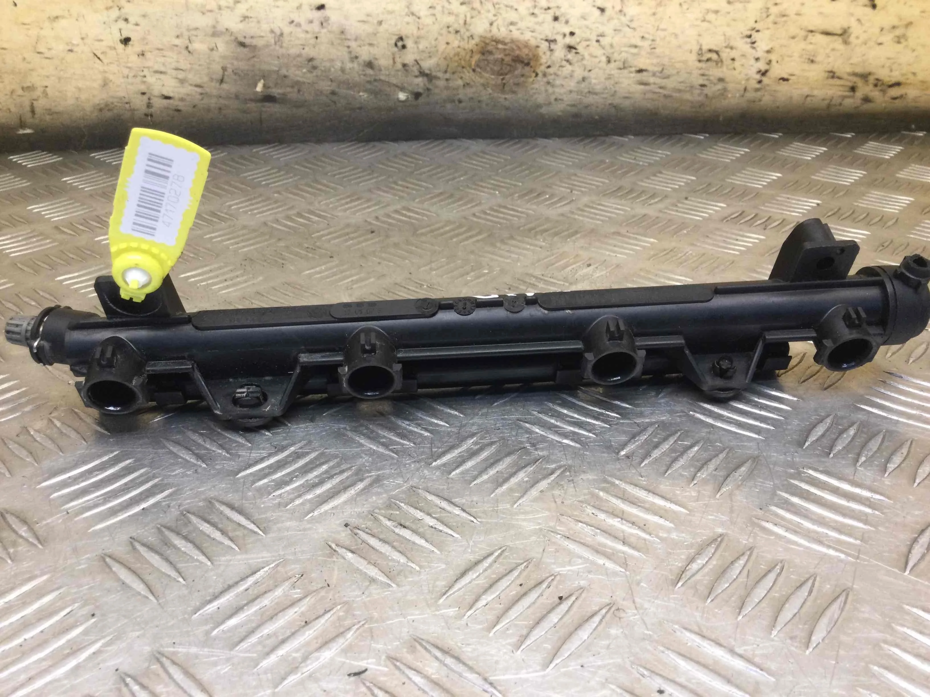 Топливная рампа Volkswagen Golf 5 поколение (2004-2009) бензин 1.4 i Механика Х/б