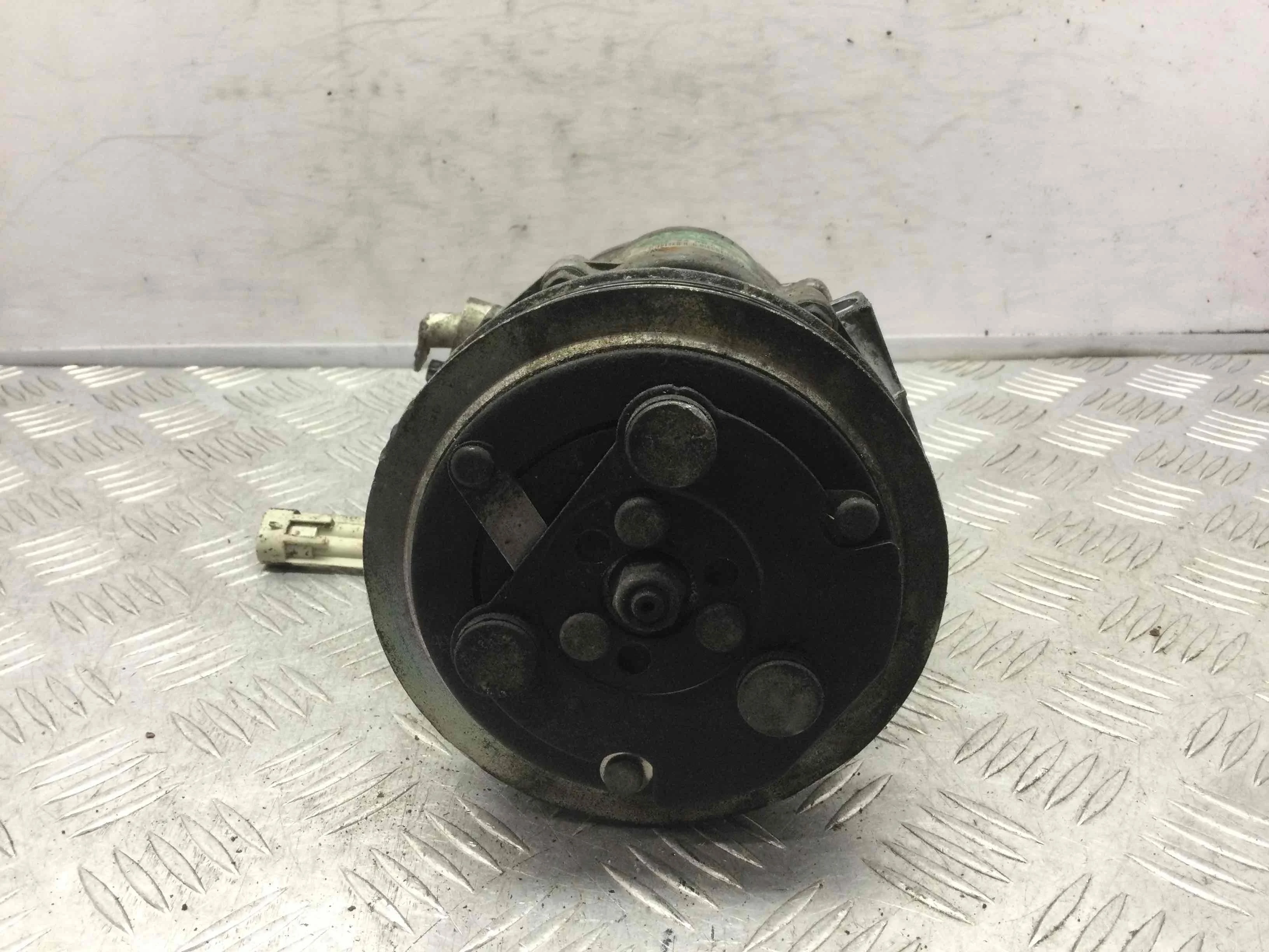 Компрессор кондиционера Opel Meriva 1 поколение [рестайлинг] 2004 - 2010 бензин 1.4 i Механика Минивэн