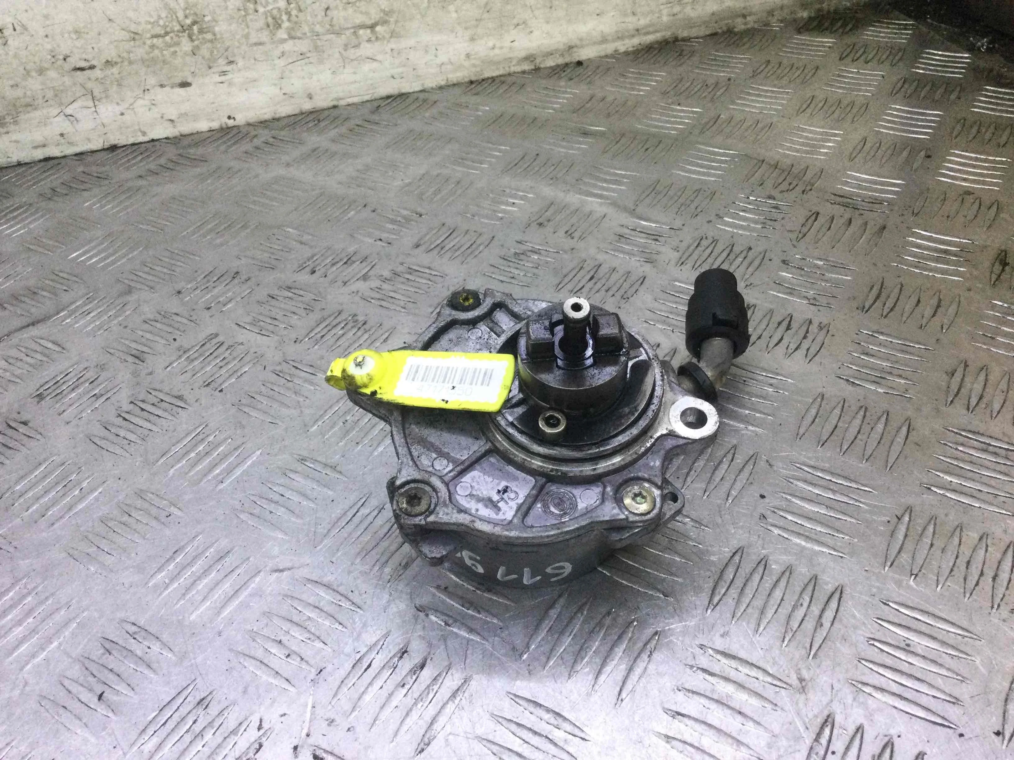 Насос вакуумный Mercedes E-klasse E-klasse (W210) 1995 - 2003 дизель 2.2 DCI Автомат Седан