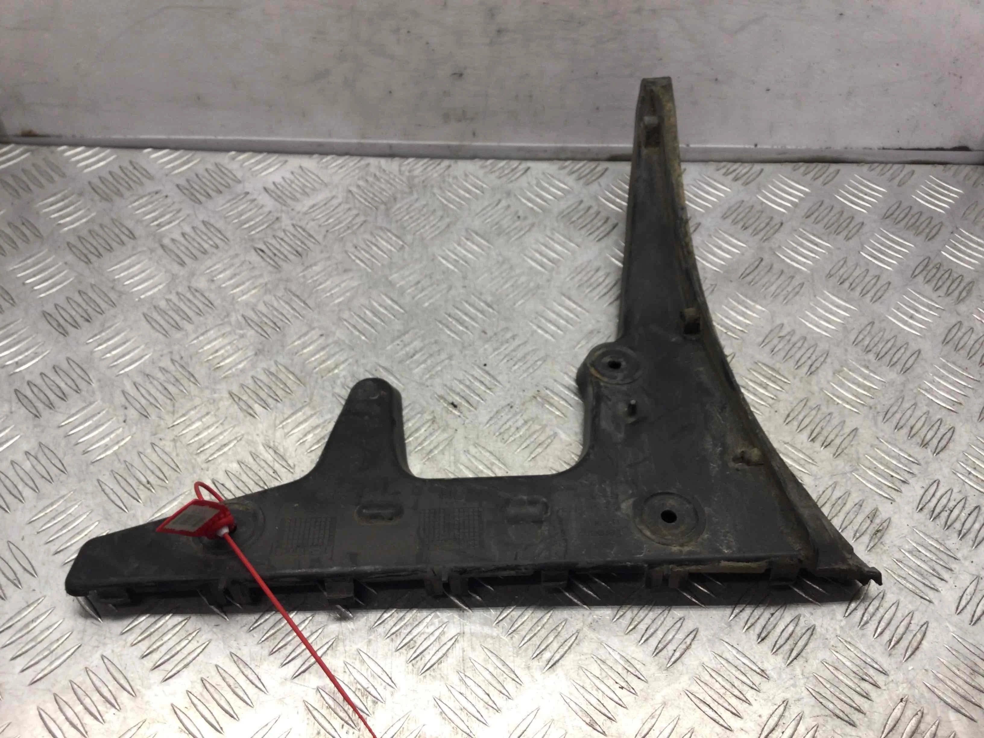 Кронштейн бампера заднего Audi A6 C6/4F (2004-2008) дизель 3.0 TDI Механика Универсал