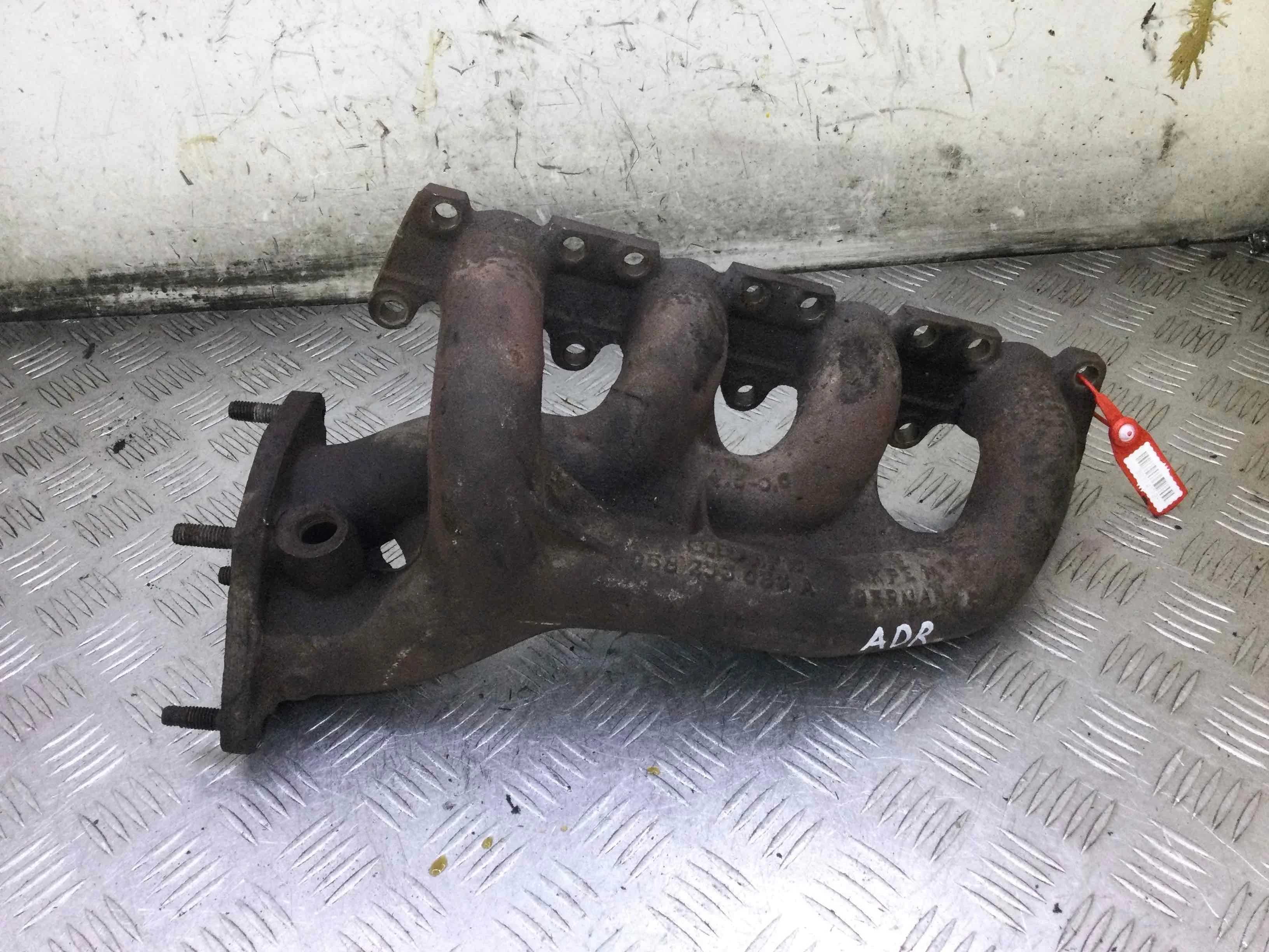 Коллектор выпускной Audi A4 B5 (1994-1999) бензин 1.8 i Механика Седан