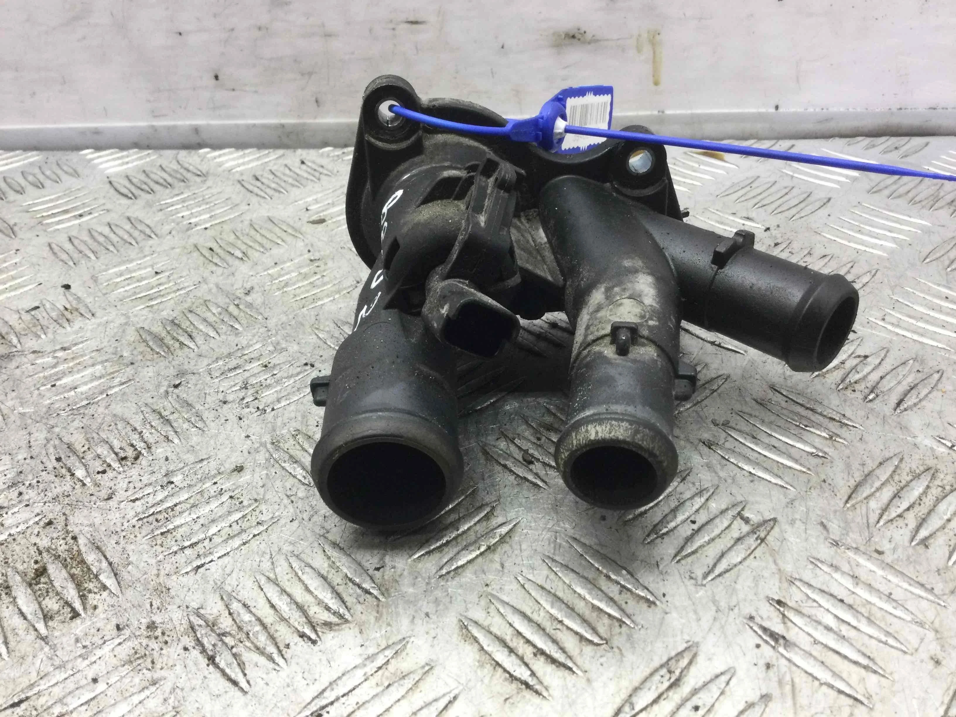 Корпус термостата Ford Focus 2 поколение (2005-2008) бензин 1.6 i Механика Седан