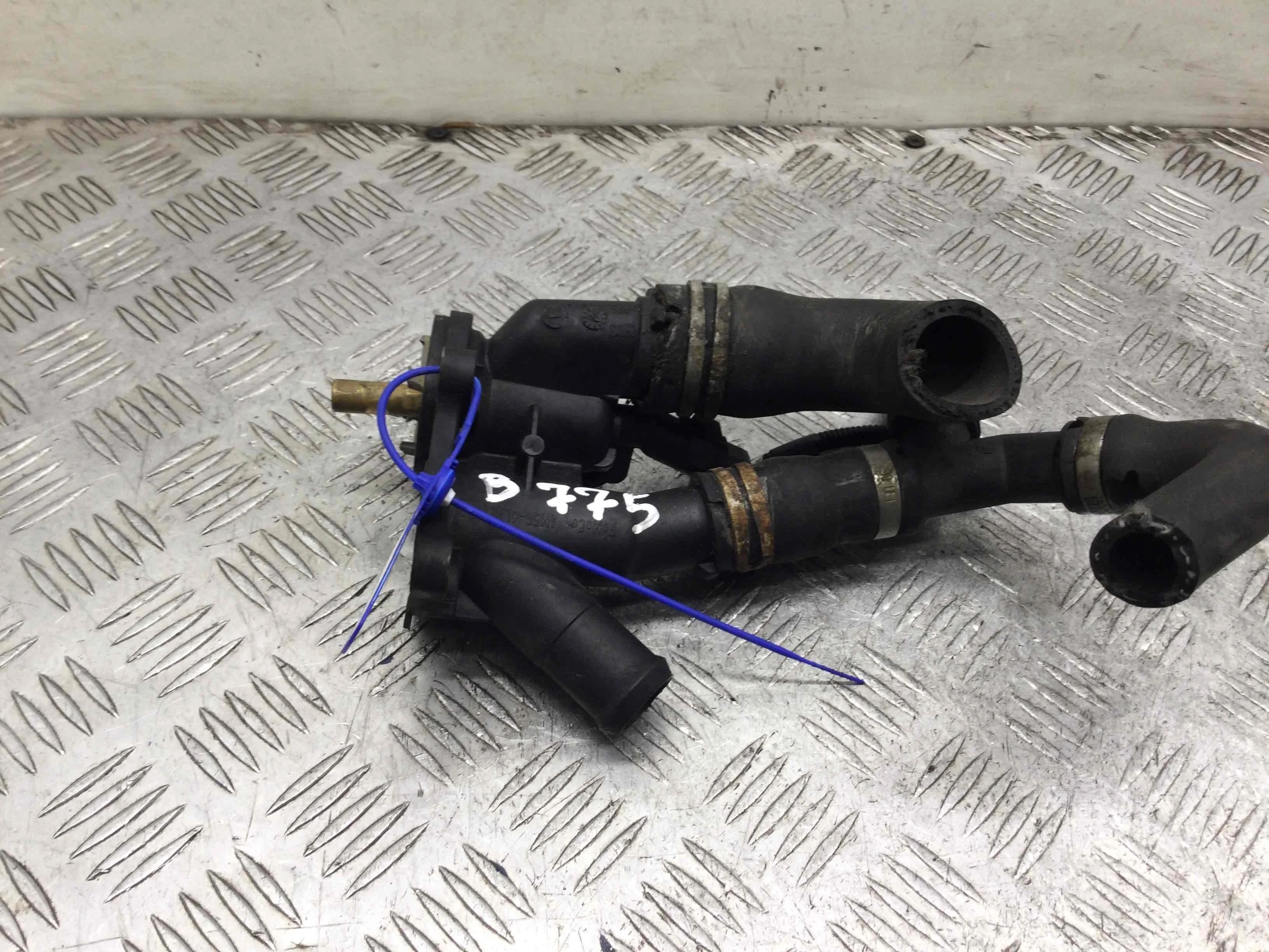 Корпус термостата Ford Focus 2 поколение (2005-2008) бензин 1.6 i Механика Х/б