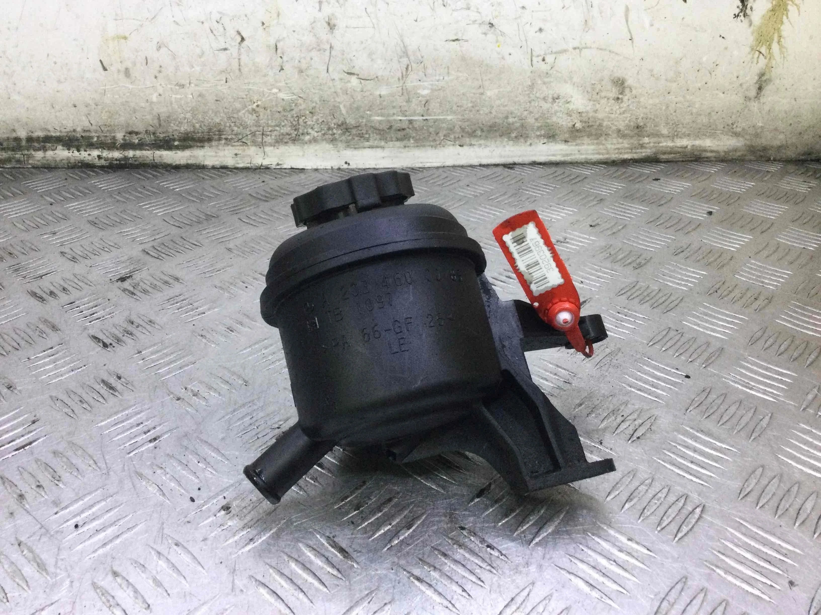 Бачок гидроусилителя Mercedes C-klasse W203/S203/CL203 (2000-2004) дизель 2.2 CDI Автомат Седан