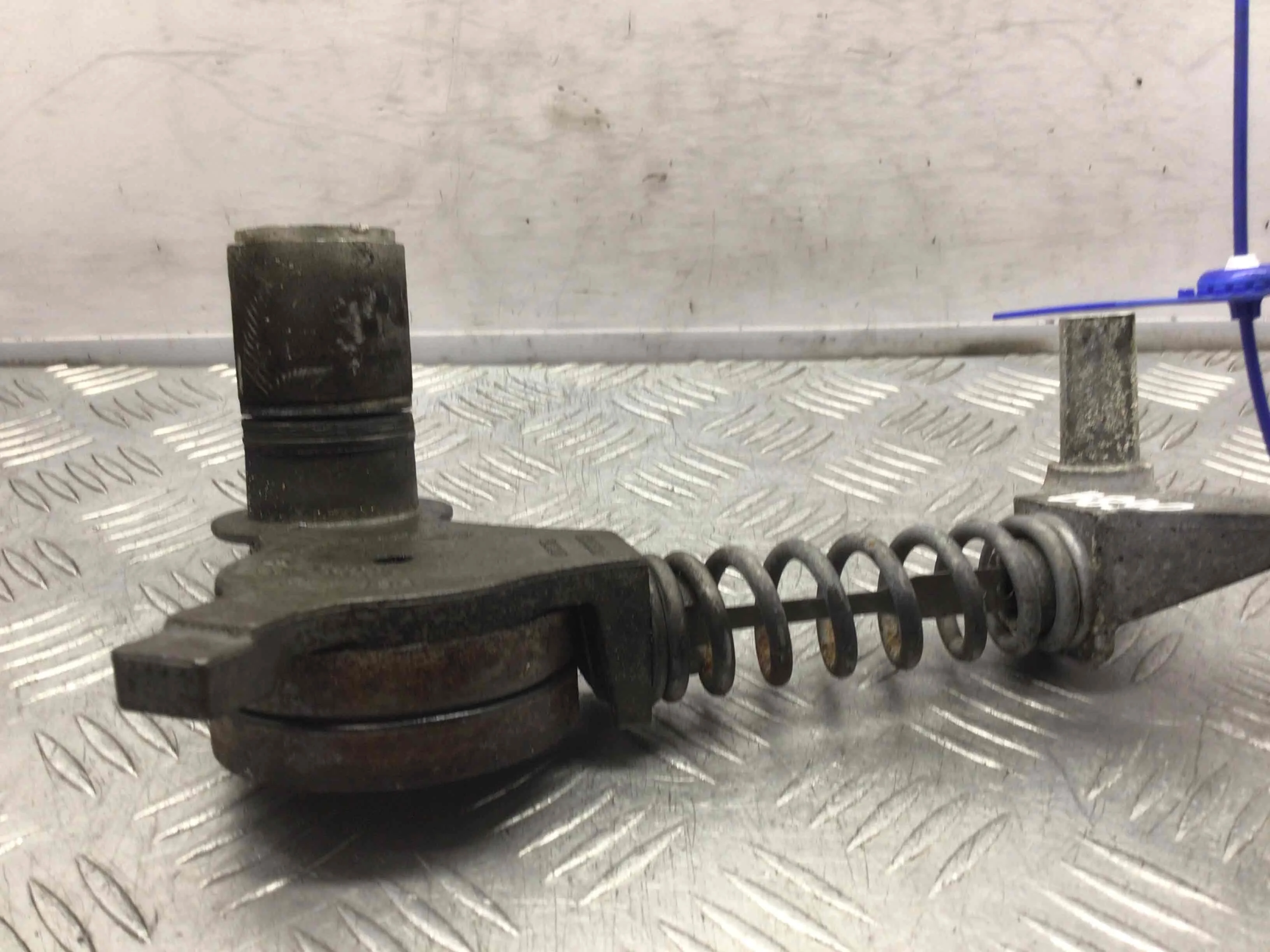 Натяжитель ремня генератора Audi A4 B6 (2000-2005) бензин 3.0 i Вариатор Седан