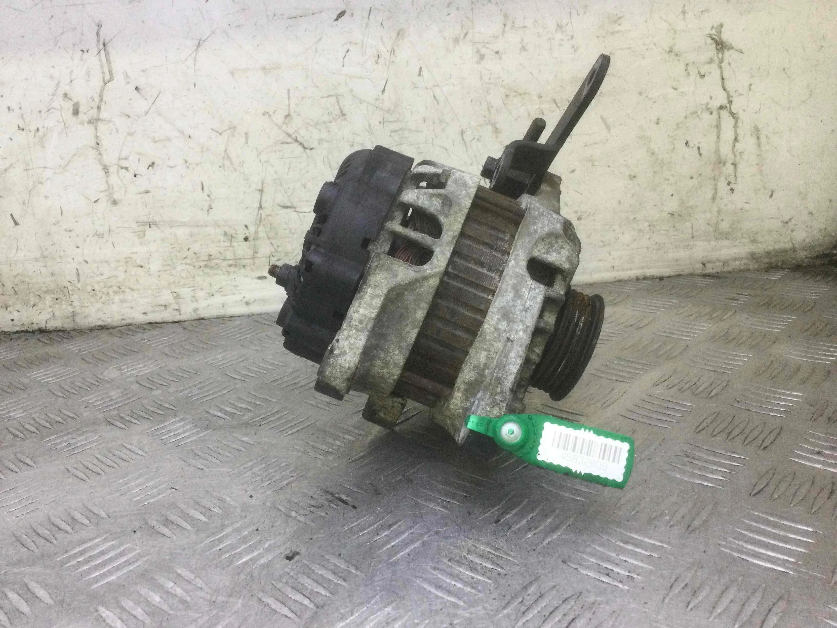 Генератор Hyundai Coupe GK (2002-2005) бензин 1.6 i Механика Х/б