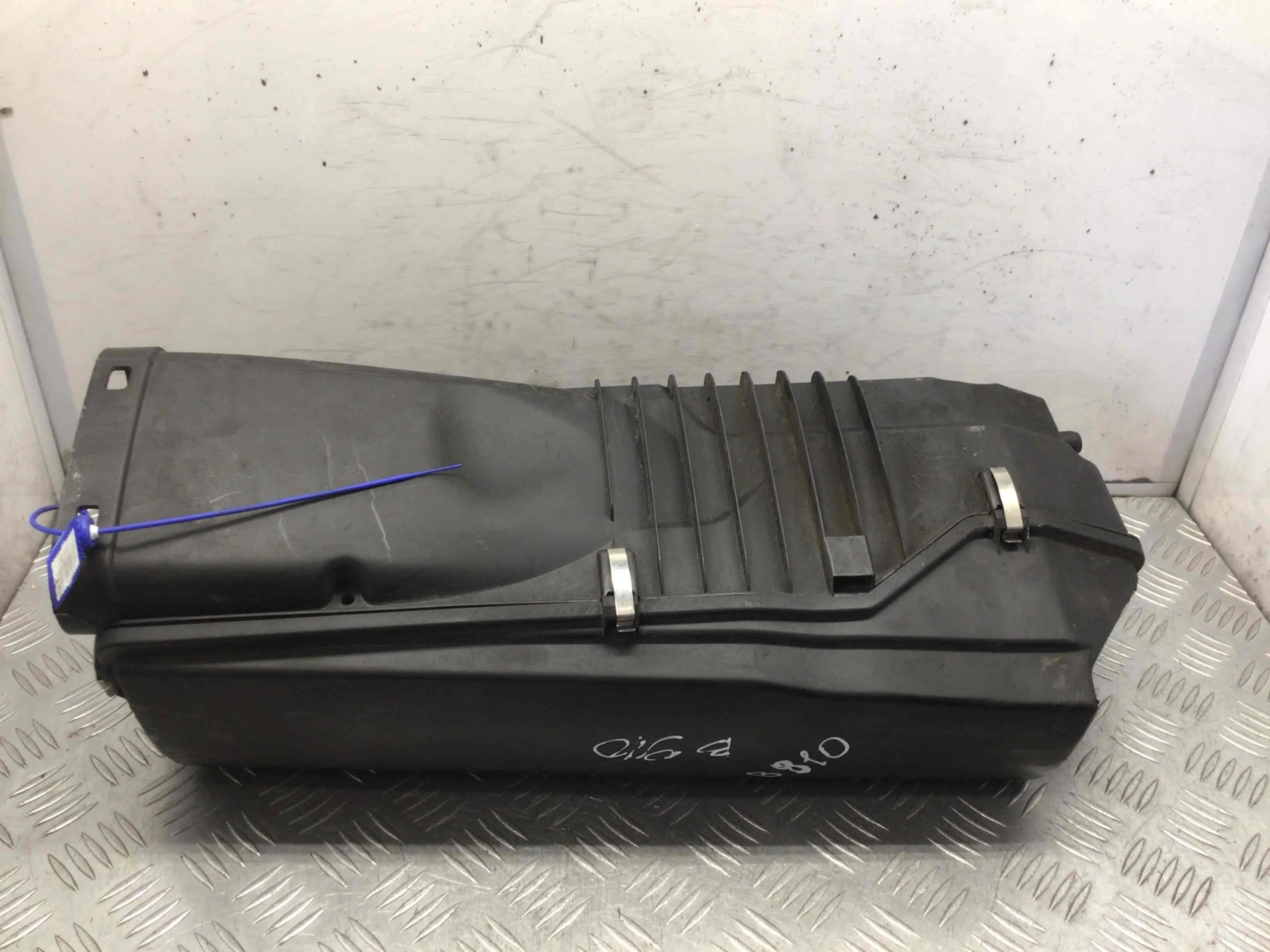 Корпус воздушного фильтра Mercedes E-klasse E-klasse (W211) 2002 - 2009 дизель 2.1 CDI Автомат Седан