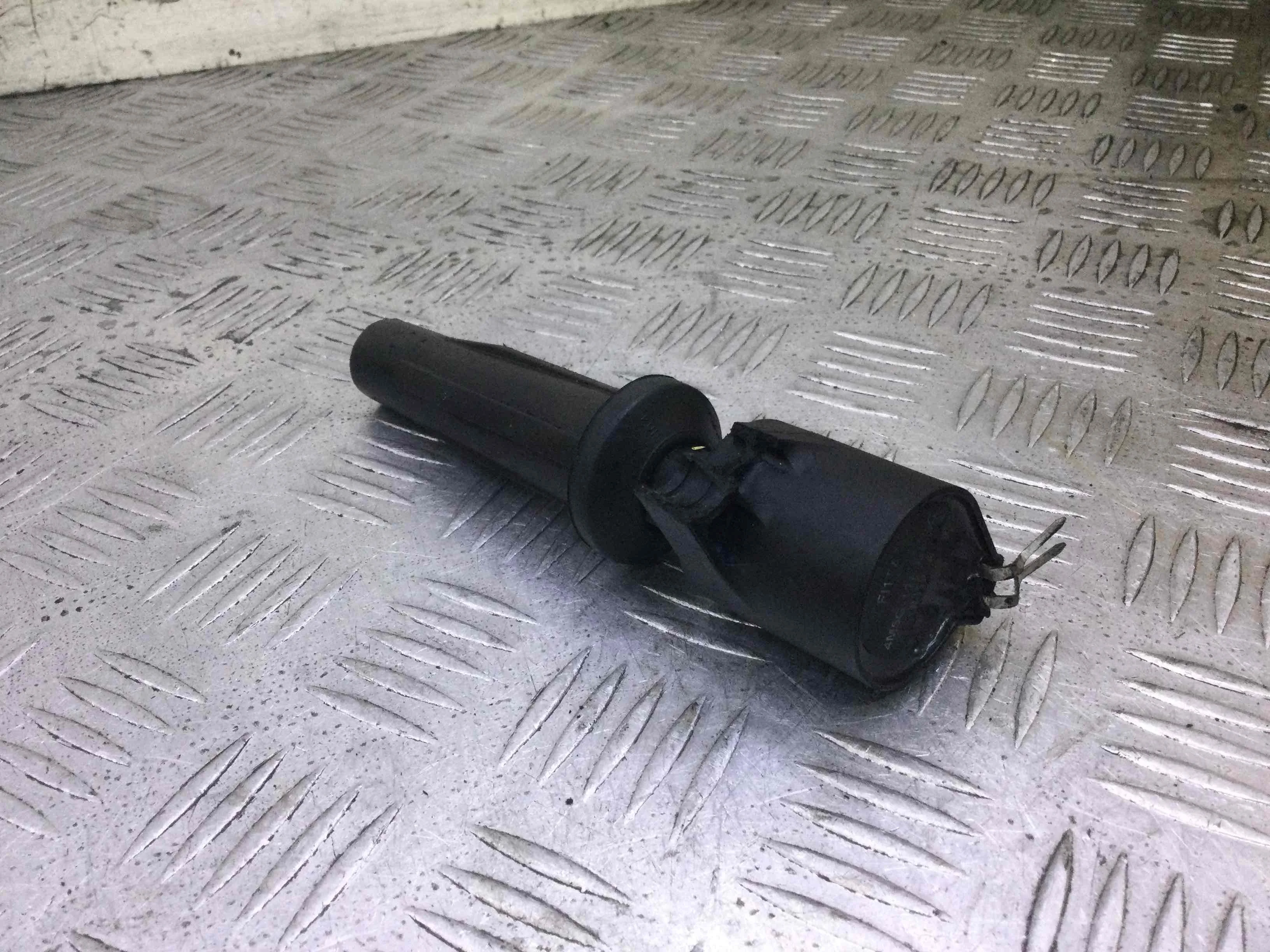 Катушка зажигания Ford Focus 2 поколение (2005-2008) бензин 2.0 i Механика Седан