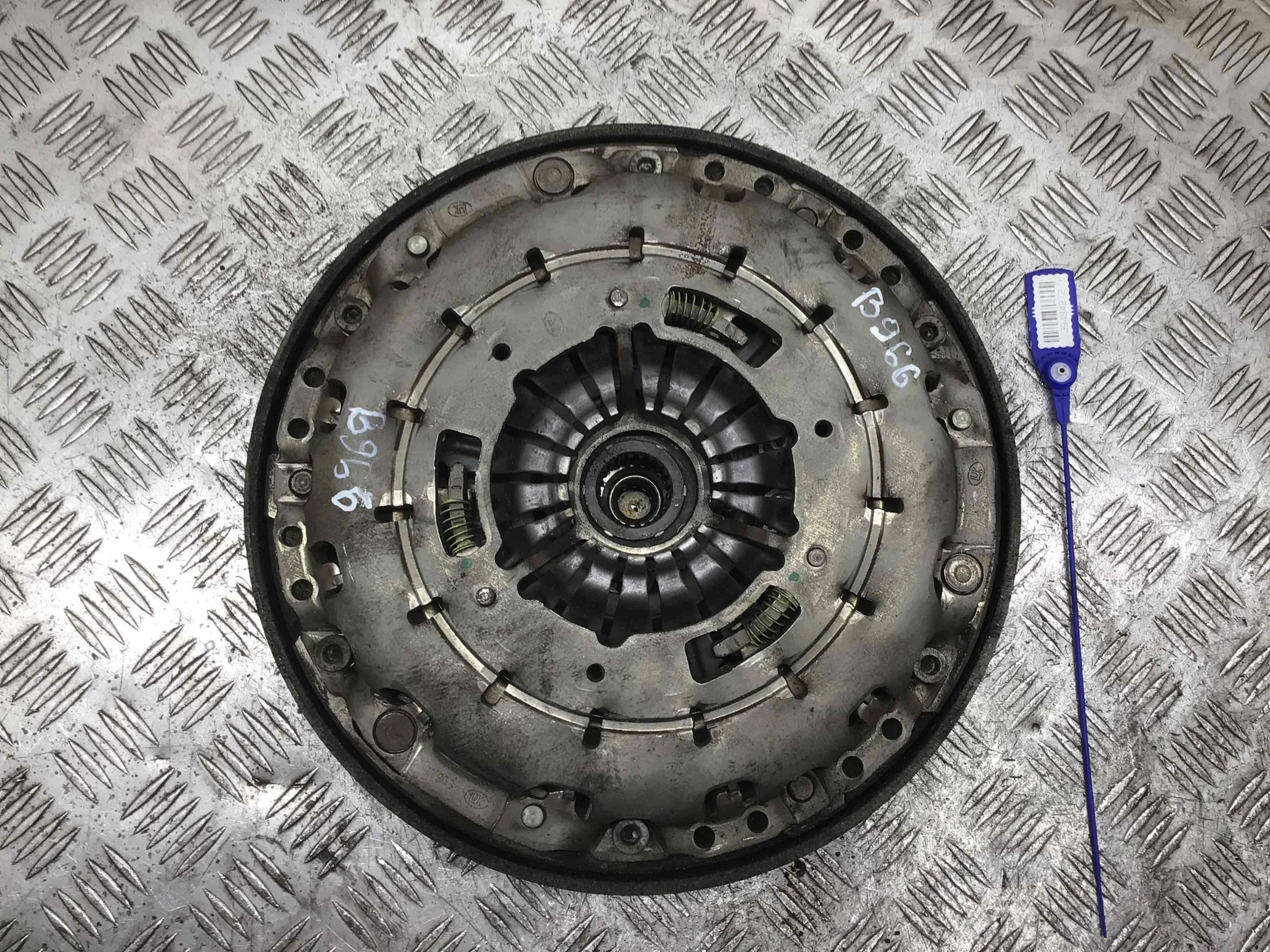 Маховик BMW 3-Series 3-Series E90/E91/E92/E93 2005 - 2010 дизель 2.0 TDI Механика Седан