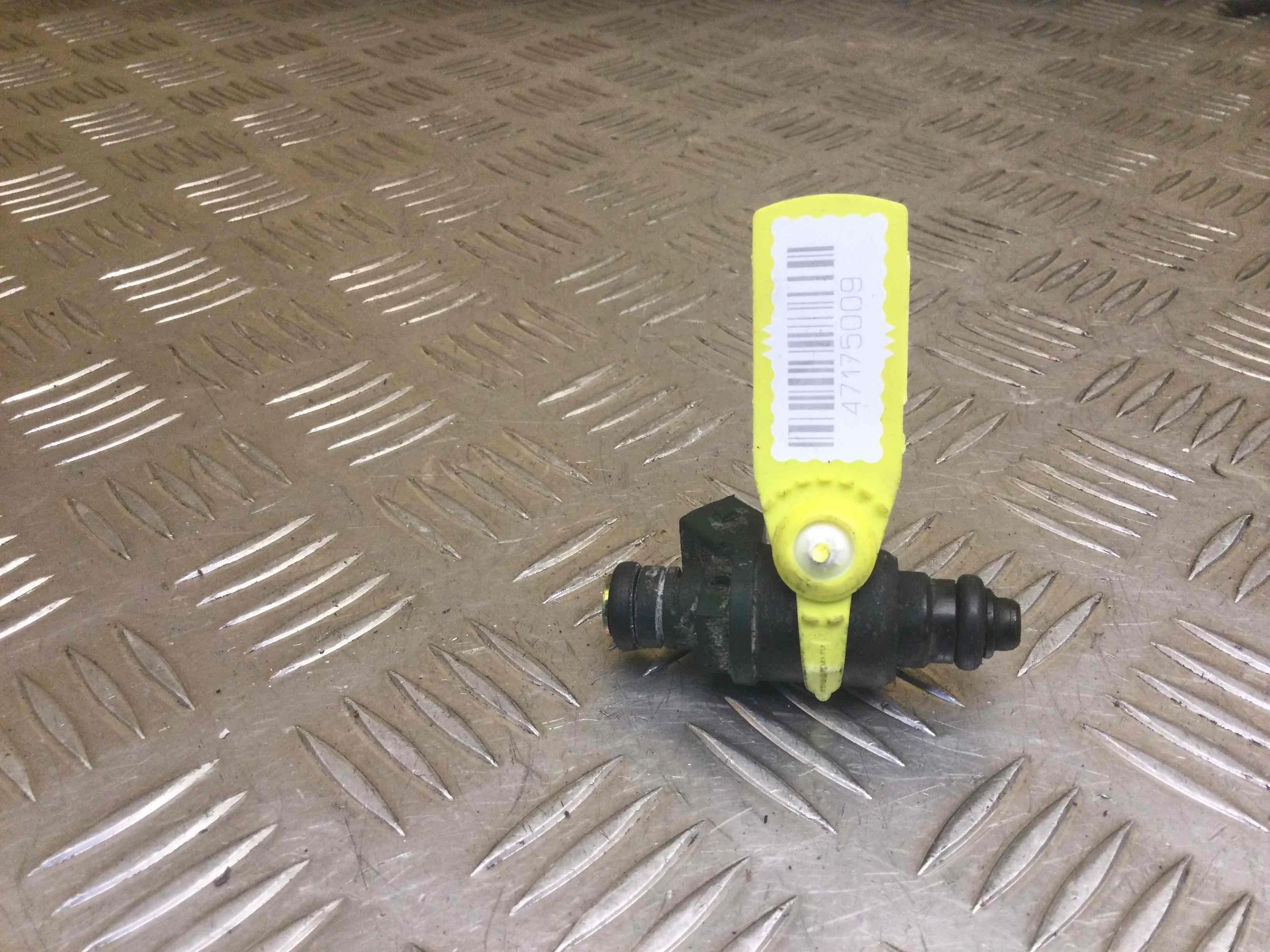 Форсунка Volkswagen Golf 4 поколение (1997-2004) бензин 1.6 i Механика Х/б