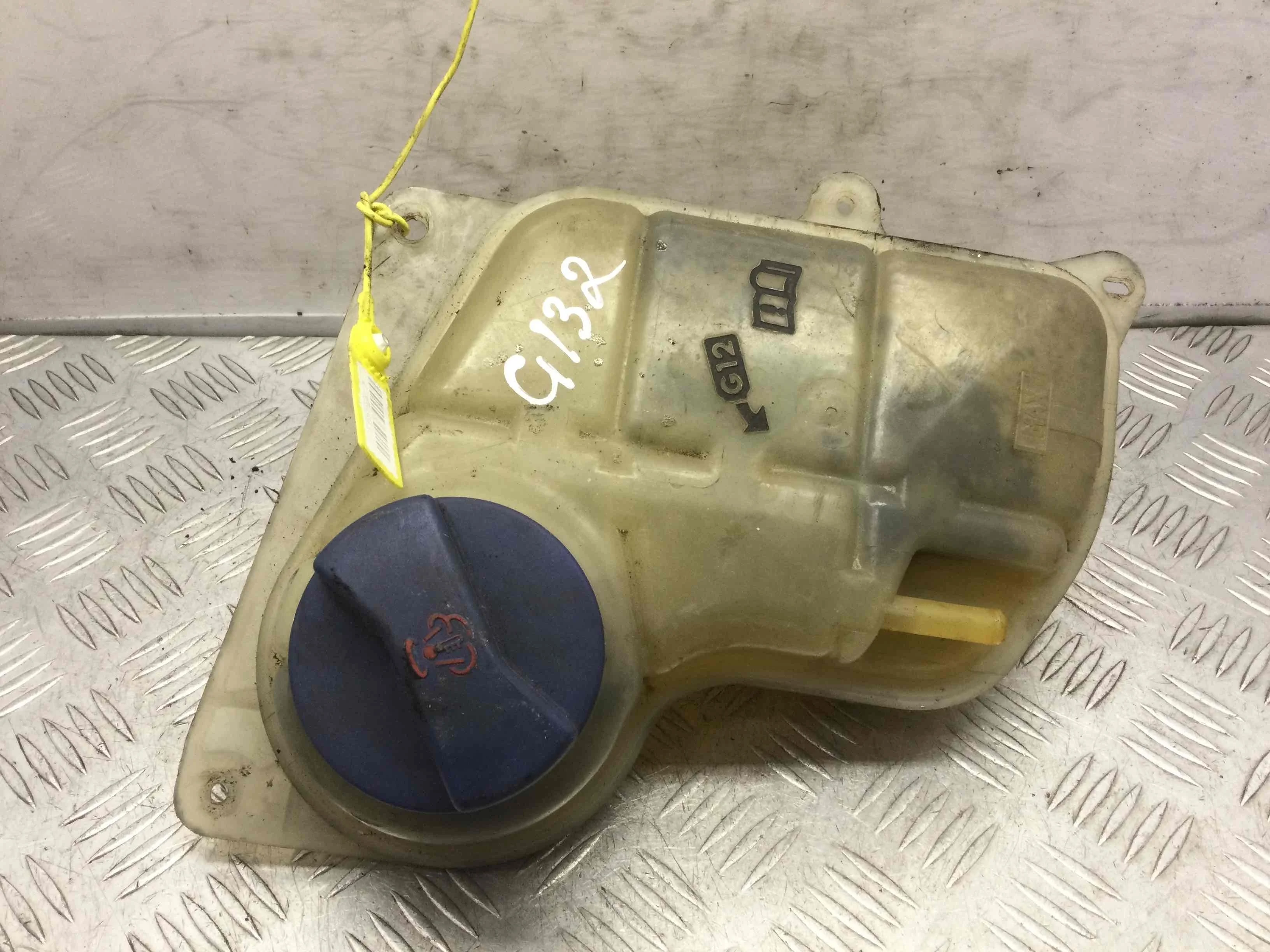 Бачок расширительный Audi A4 B5 (1994-1999) бензин 1.6 i Механика Универсал