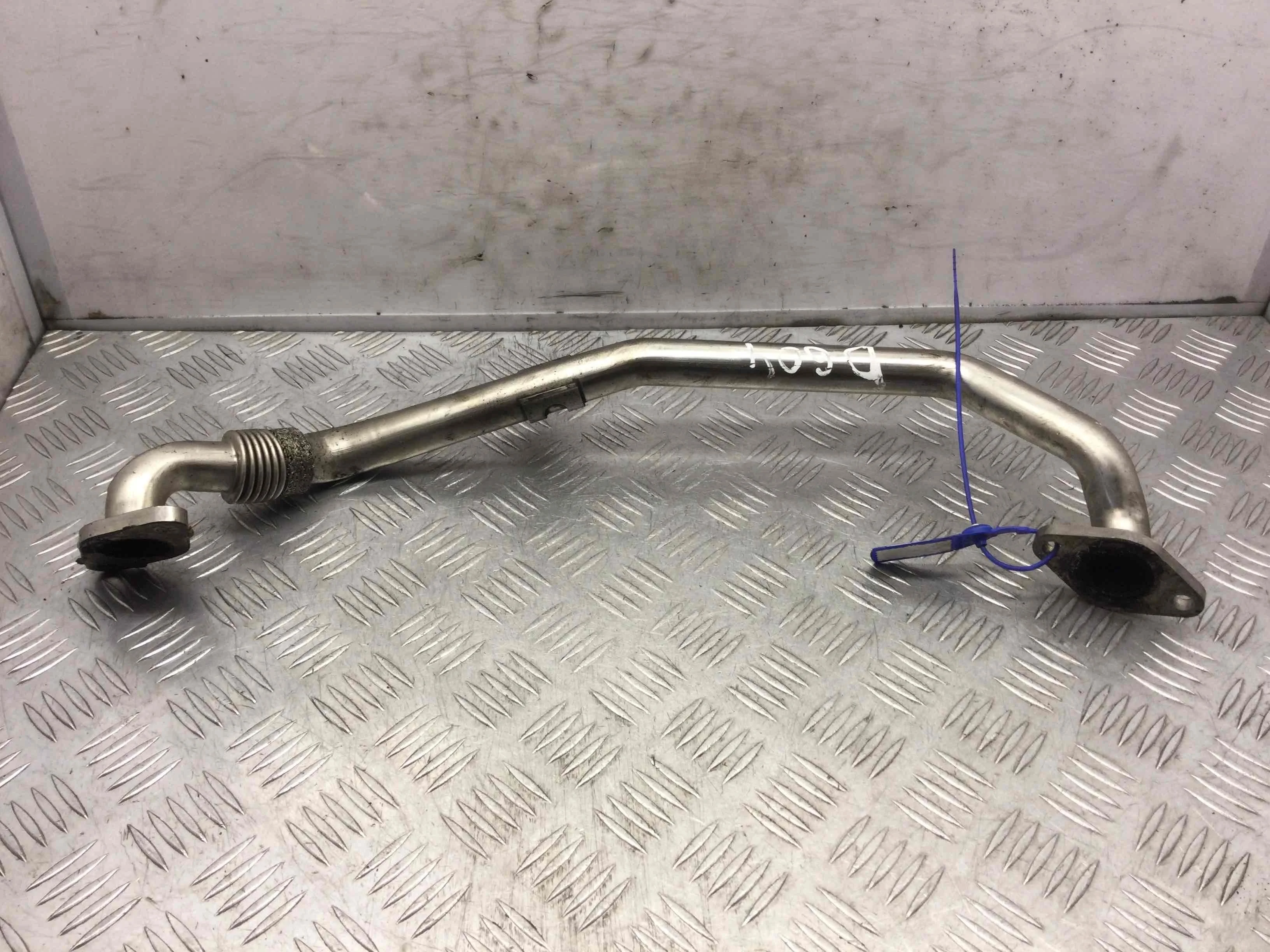 Трубка системы рециркуляции EGR Audi A4 B7 (2004-2008) дизель 2.0 TDI Вариатор Седан