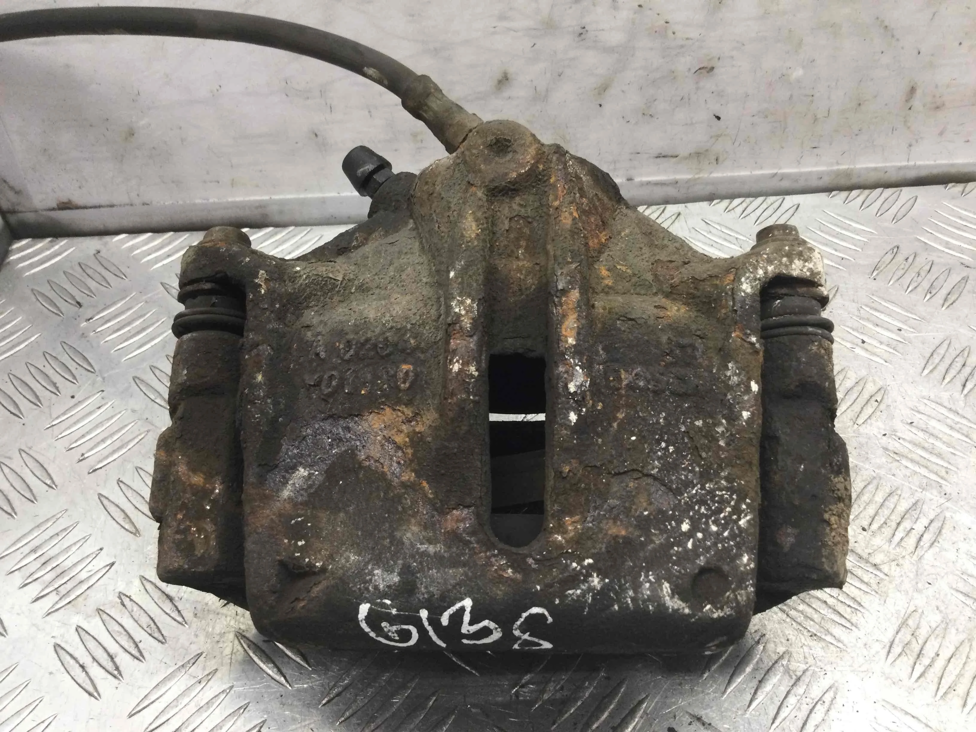 Суппорт передний правый Ford Mondeo Mondeo III 2000 - 2003 бензин 1.8 i Механика Седан