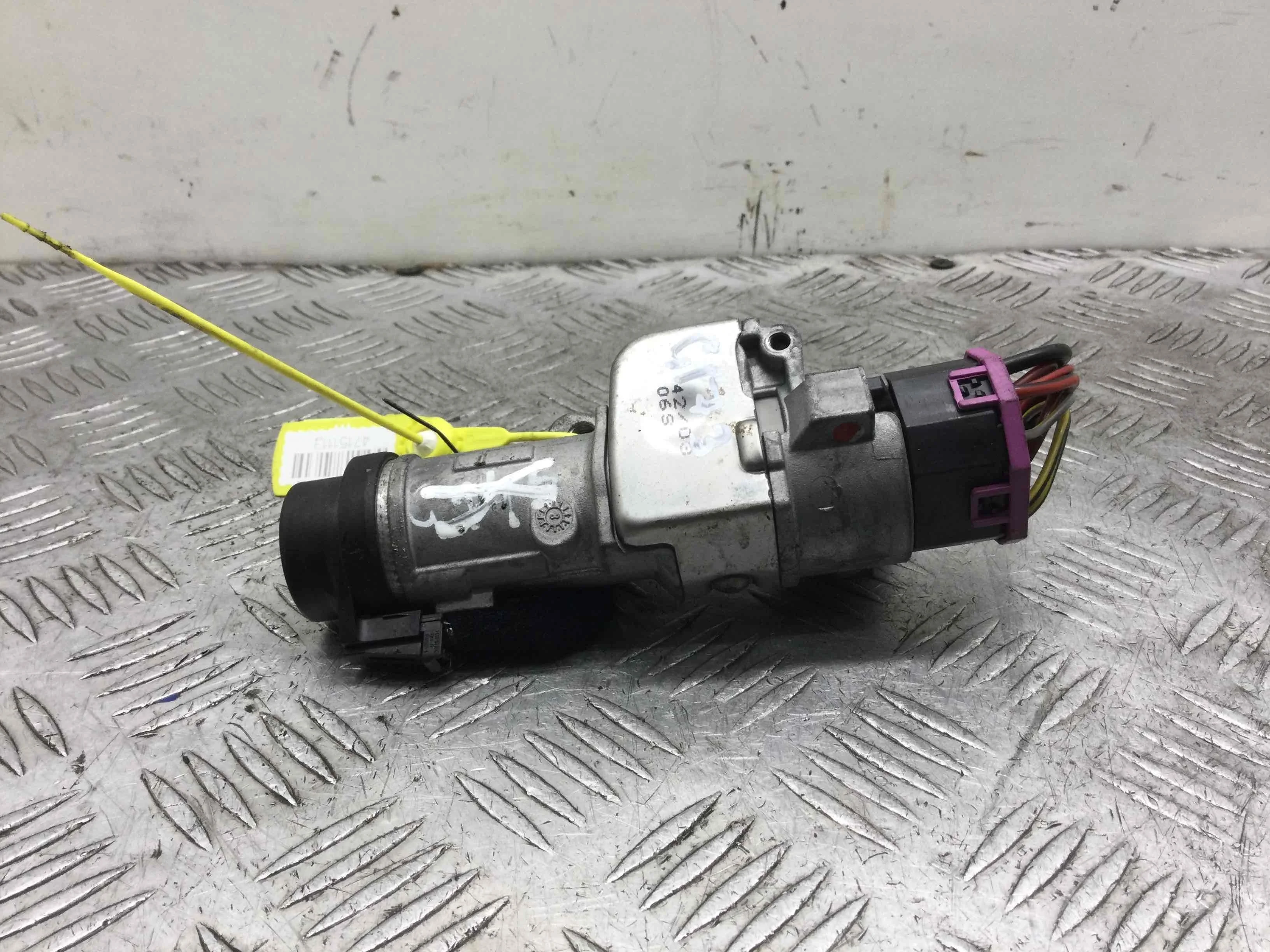 Замок зажигания Volkswagen Passat B5 (1996-2000) бензин 1.6 i Механика Седан