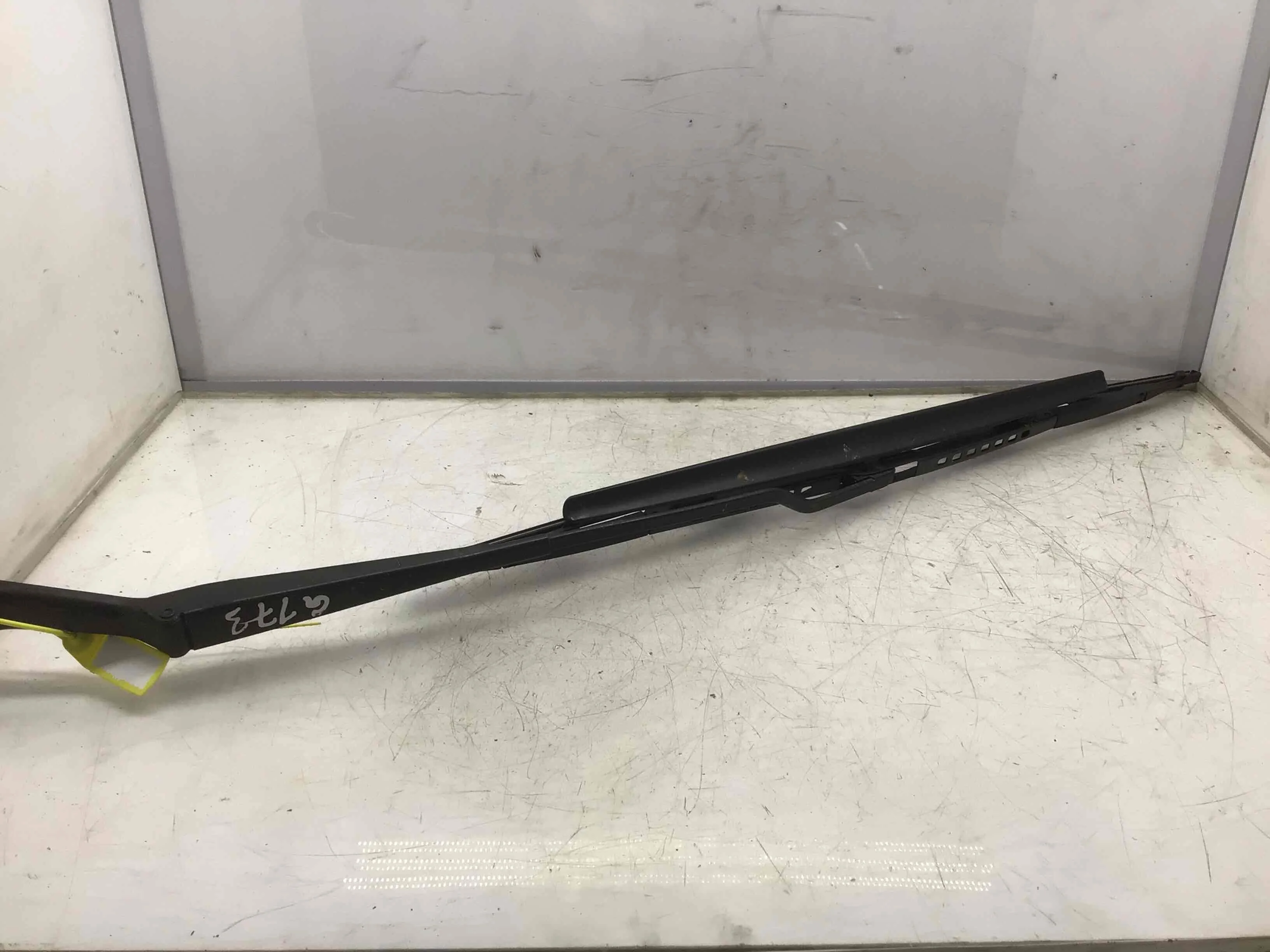 Щеткодержатель (поводок стеклоочистителя, дворник) Volkswagen Passat B5 (1996-2000) бензин 1.6 i Механика Седан