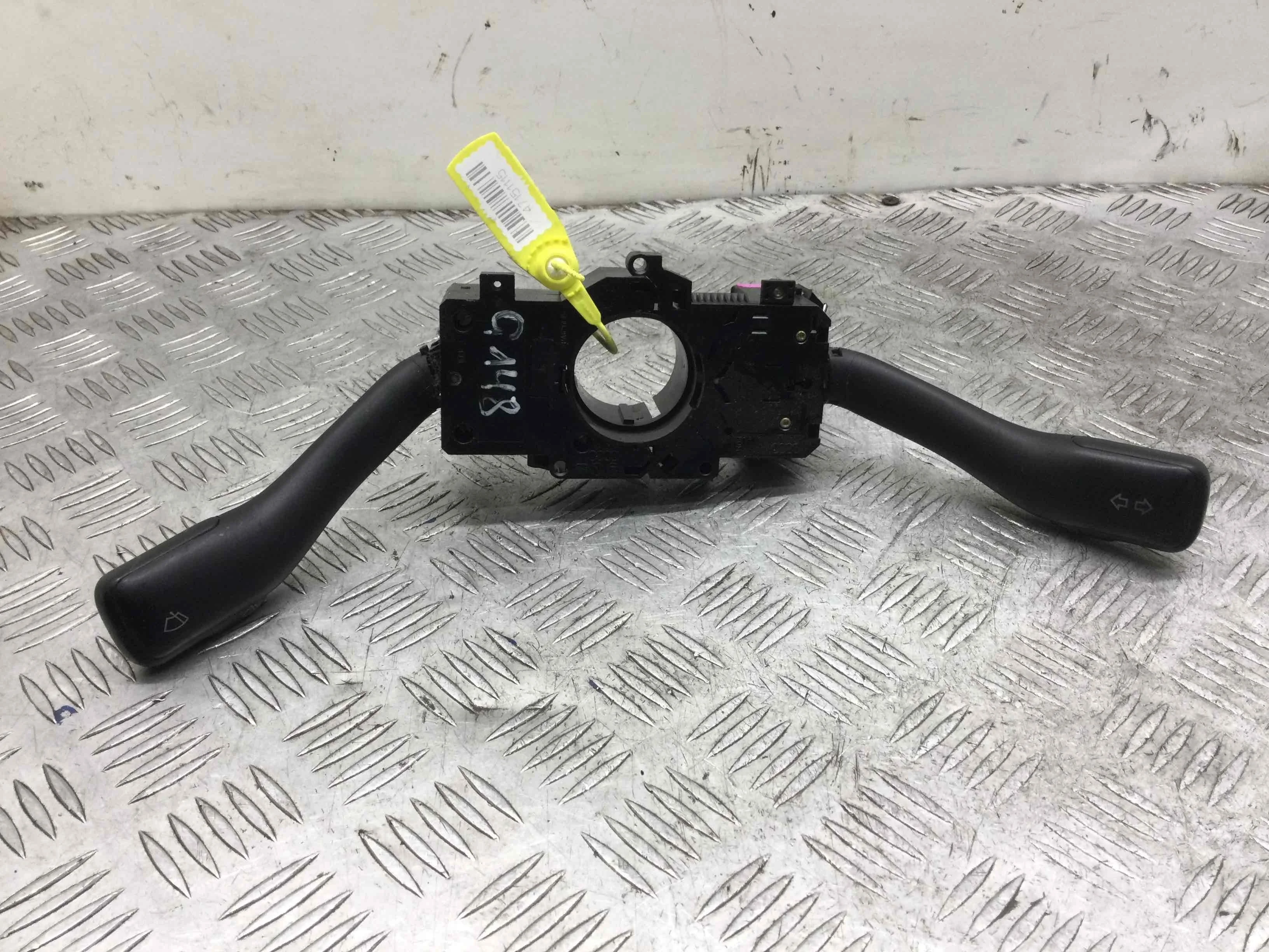 Переключатель подрулевой (стрекоза) Volkswagen Passat B5 (1996-2000) бензин 2.3 i Механика Седан