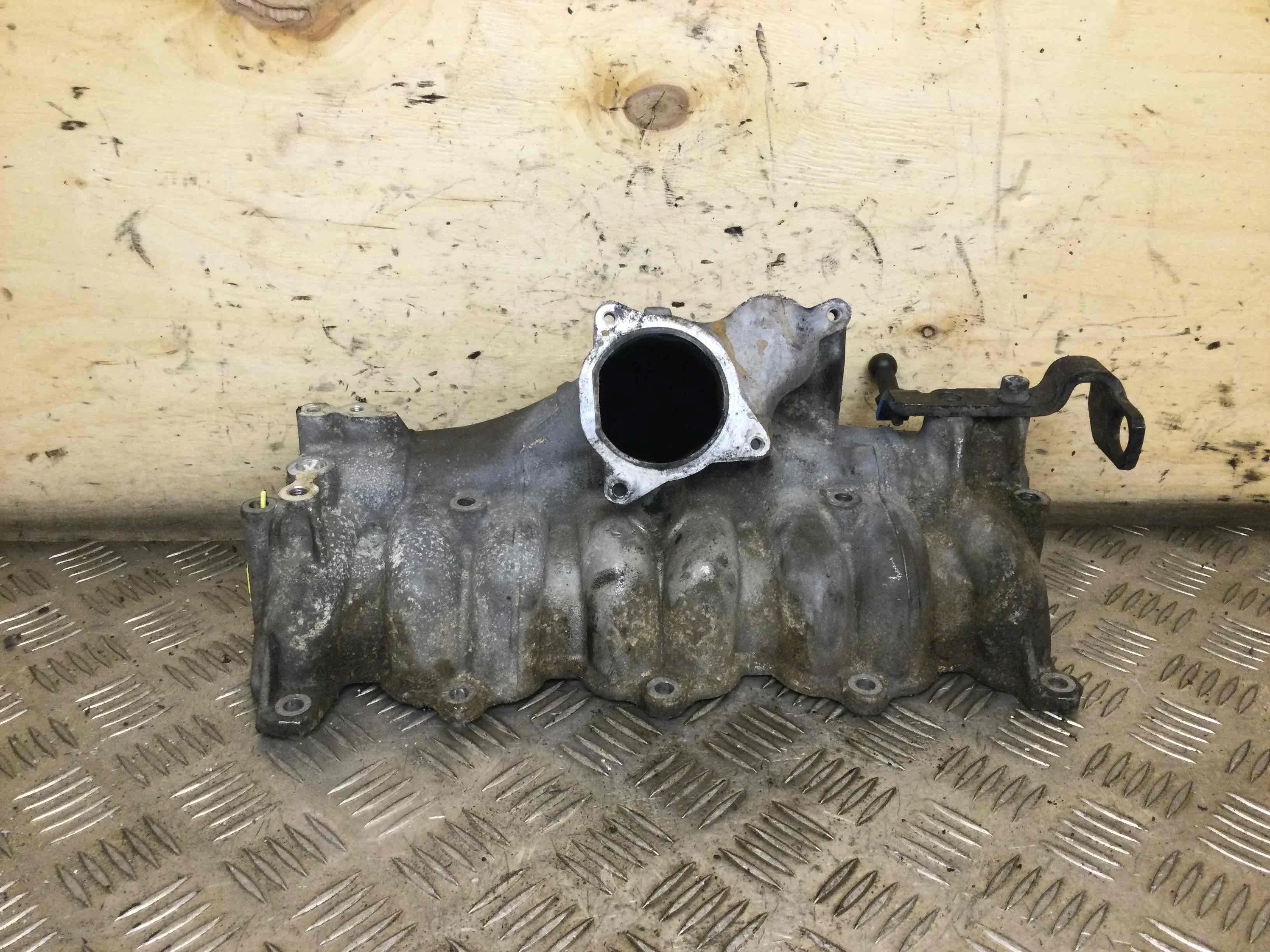 Коллектор впускной Volkswagen Passat B6 (2005-2010) дизель 2.0 TDI Механика Седан