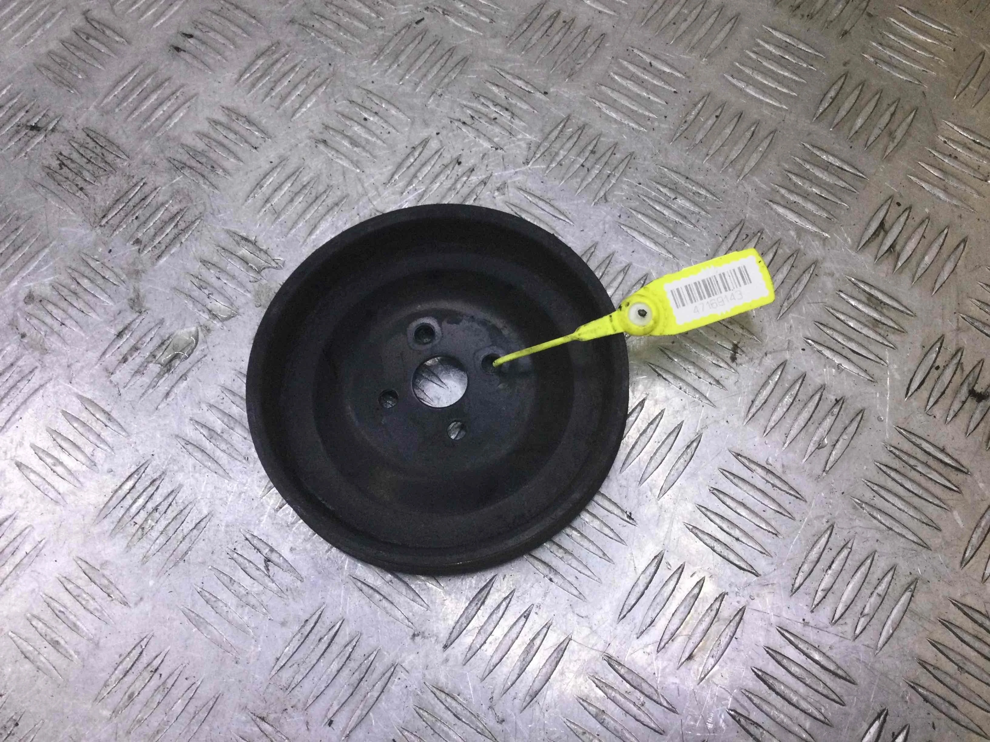 Шкив помпы Kia Rio 2 поколение 2005 - 2009 бензин 1.4 i Механика Х/б