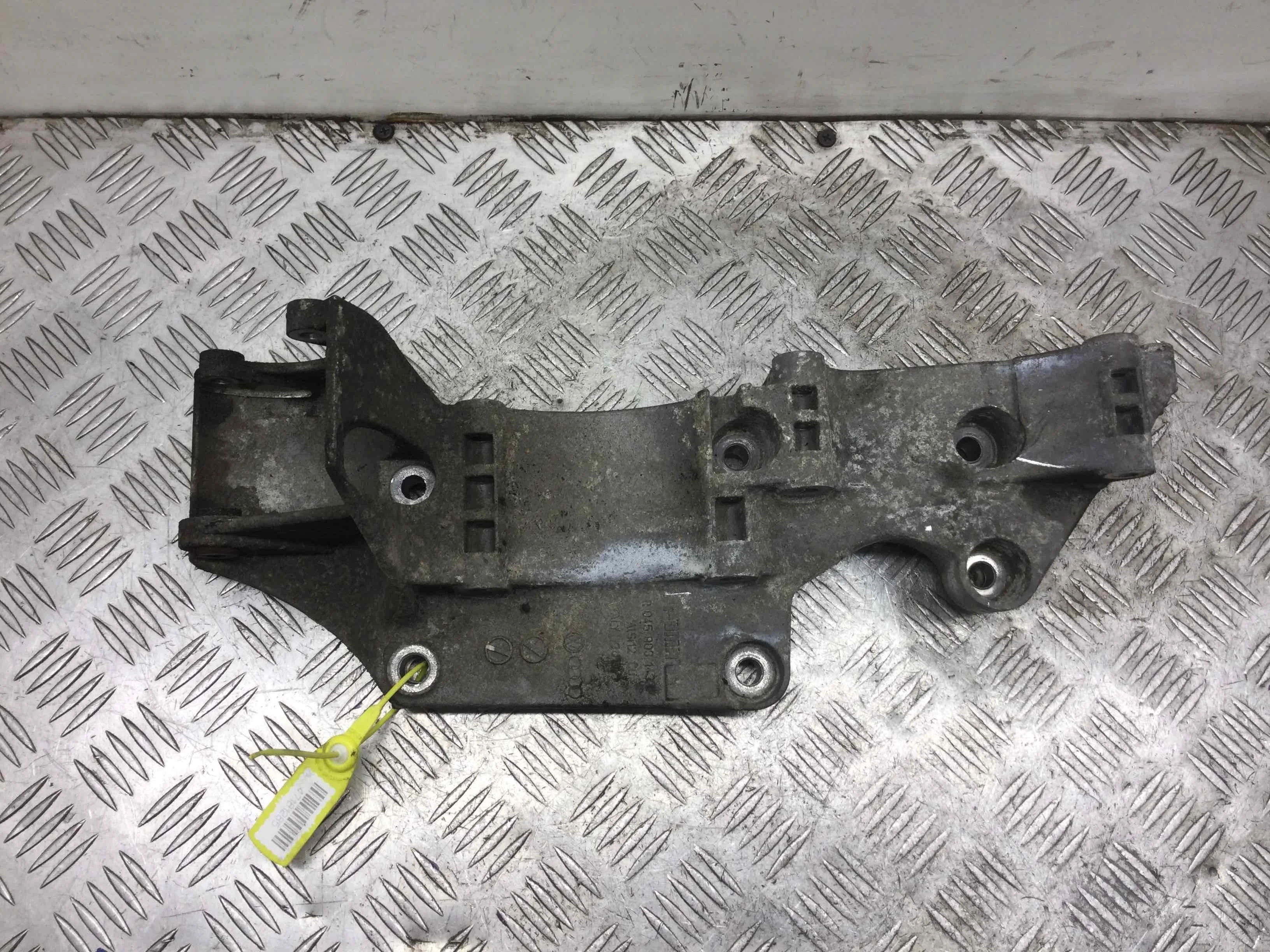 Кронштейн генератора Ford Galaxy 1 поколение [рестайлинг] (2001-2006) дизель 1.9 TDI Автомат Минивэн