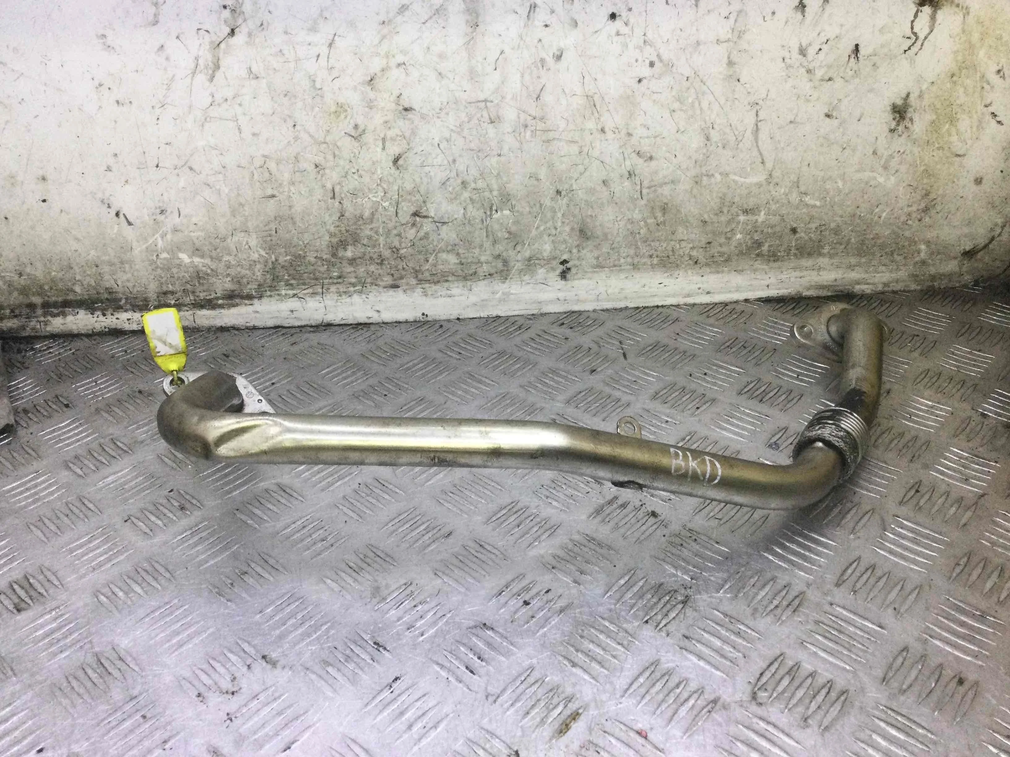 Трубка системы рециркуляции EGR Volkswagen Passat B6 (2005-2010) дизель 2.0 TDI DSG Универсал