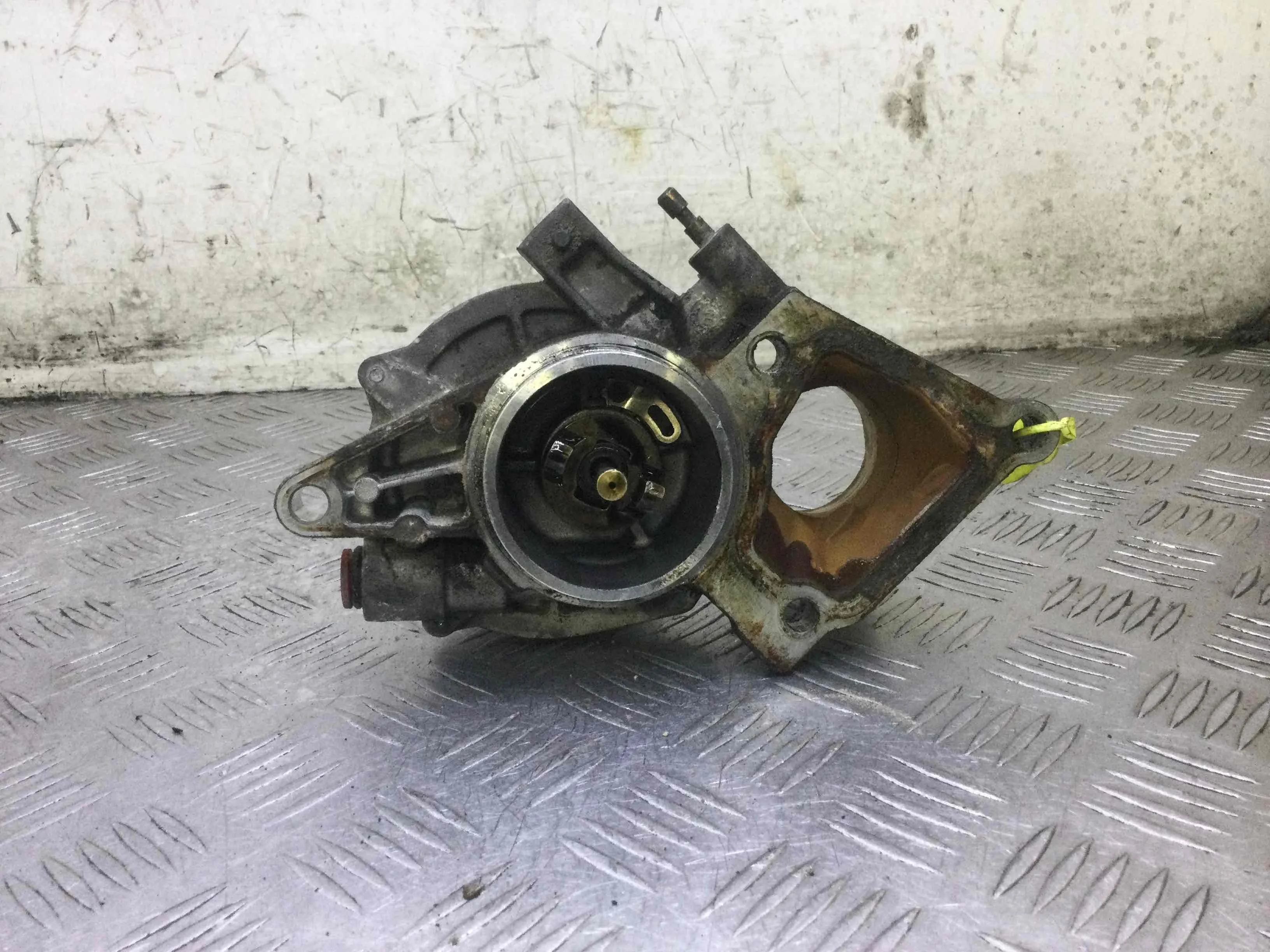 Насос вакуумный Ford Transit 3 поколение (2000-2006) дизель 2.0 td Механика Микроавтобус