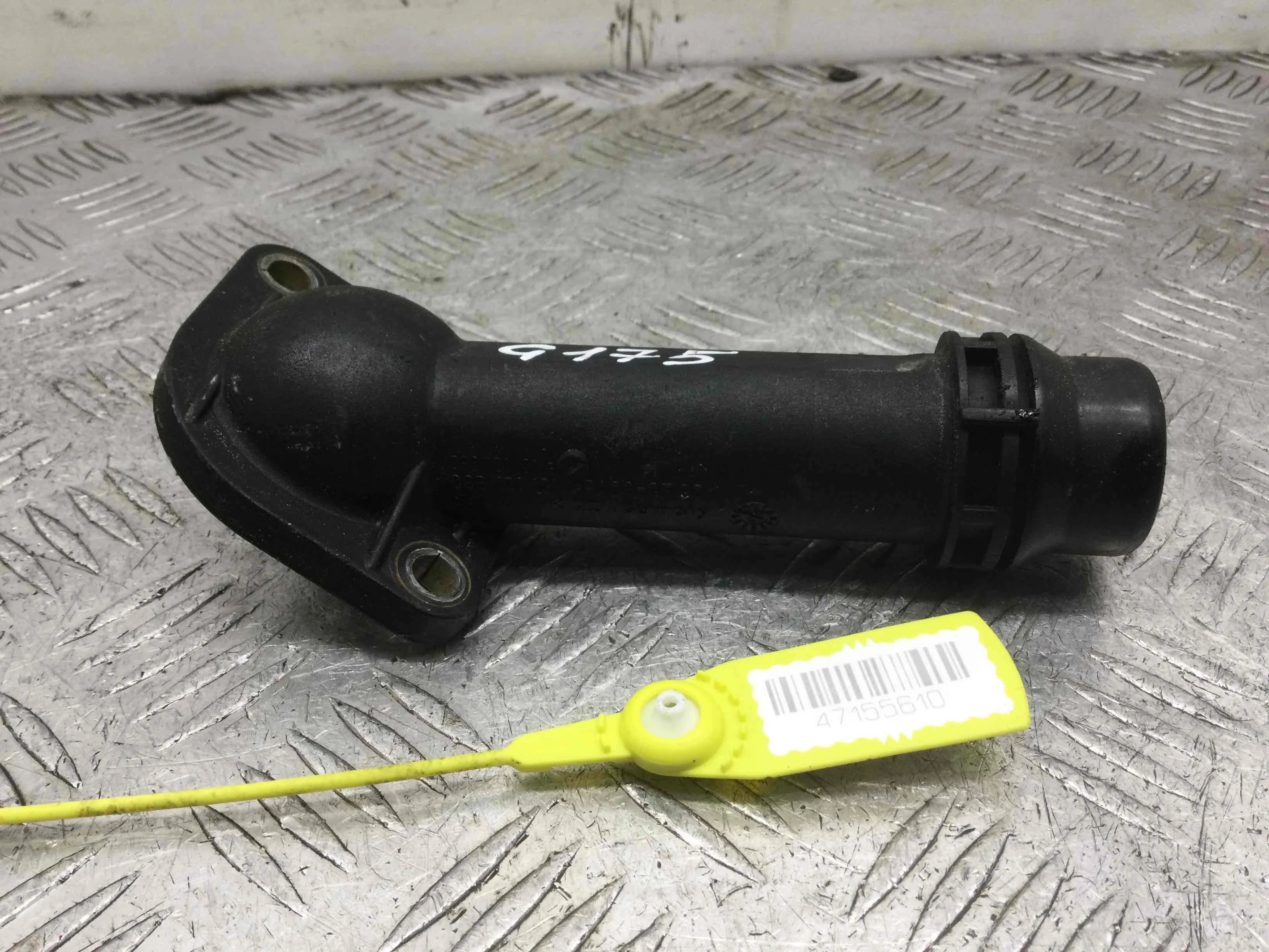 Фланец (тройник) системы охлаждения Volkswagen Passat B5+ [рестайлинг] (2000-2005) бензин 1.8 i Механика Универсал