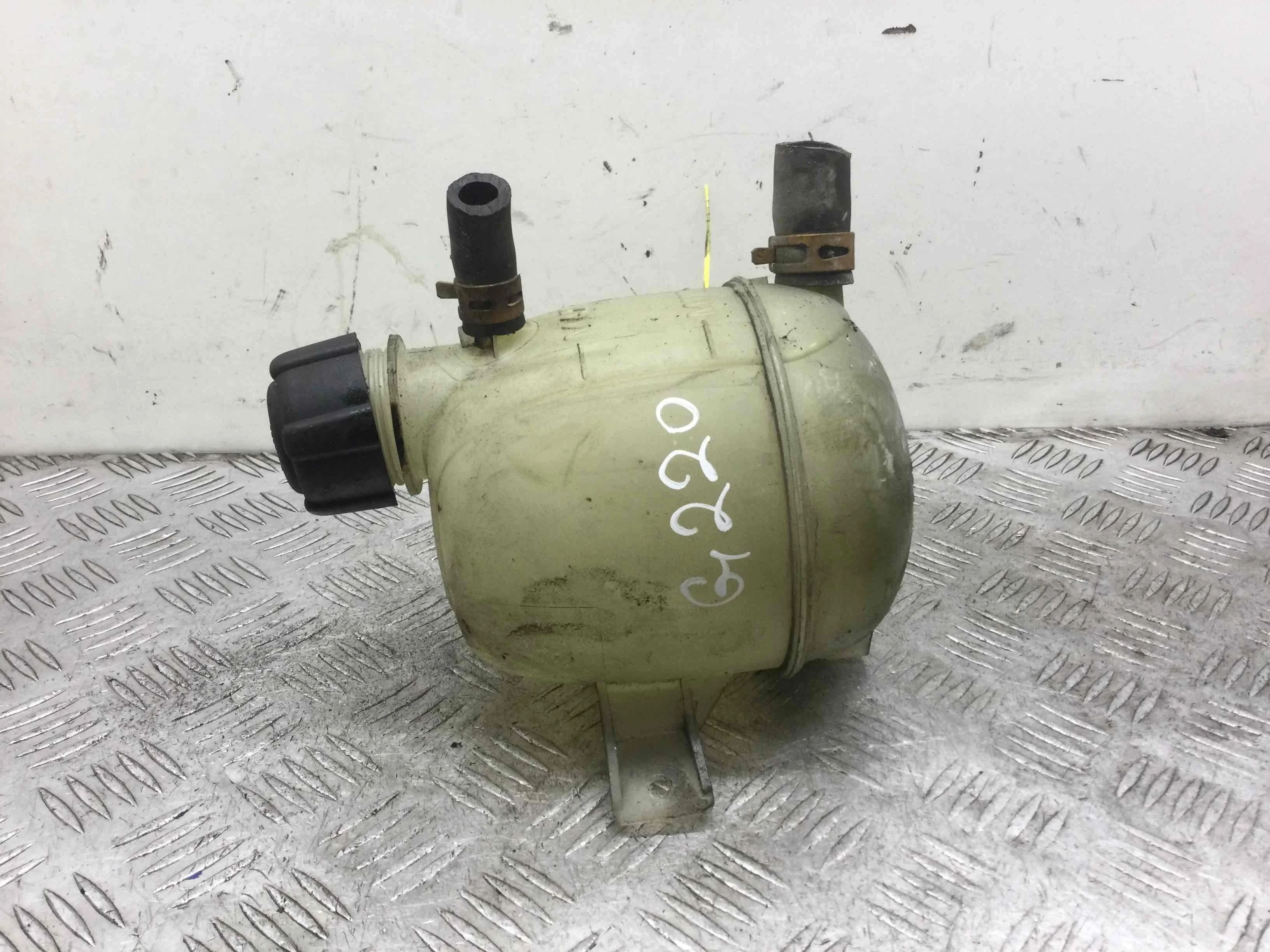 Бачок расширительный Renault Kangoo 1 поколение (1998-2003) дизель 1.5 dCi Механика Х/б