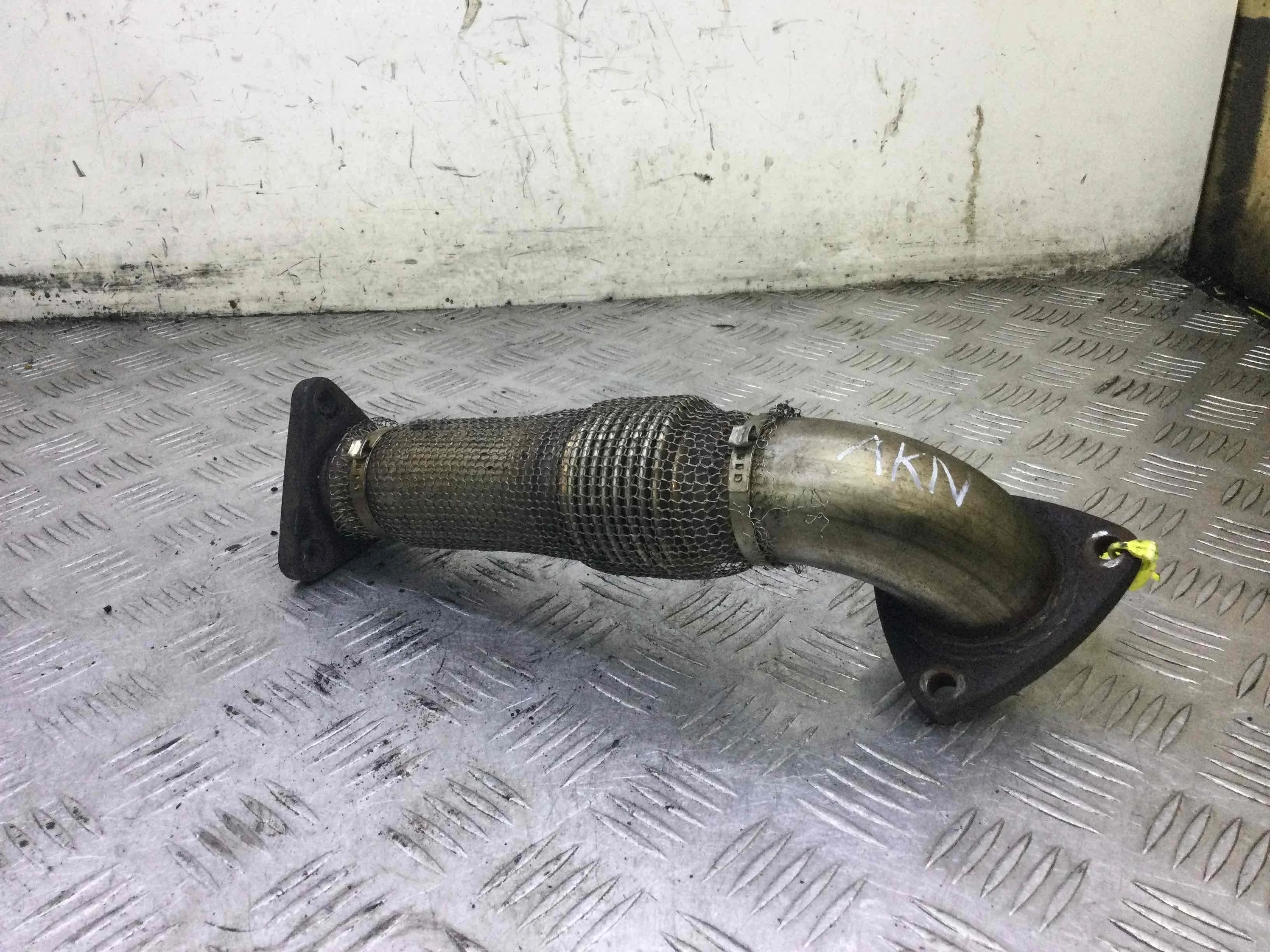 Труба приемная глушителя Volkswagen Passat B5 (1996-2000) дизель 2.5 TDI Автомат Седан