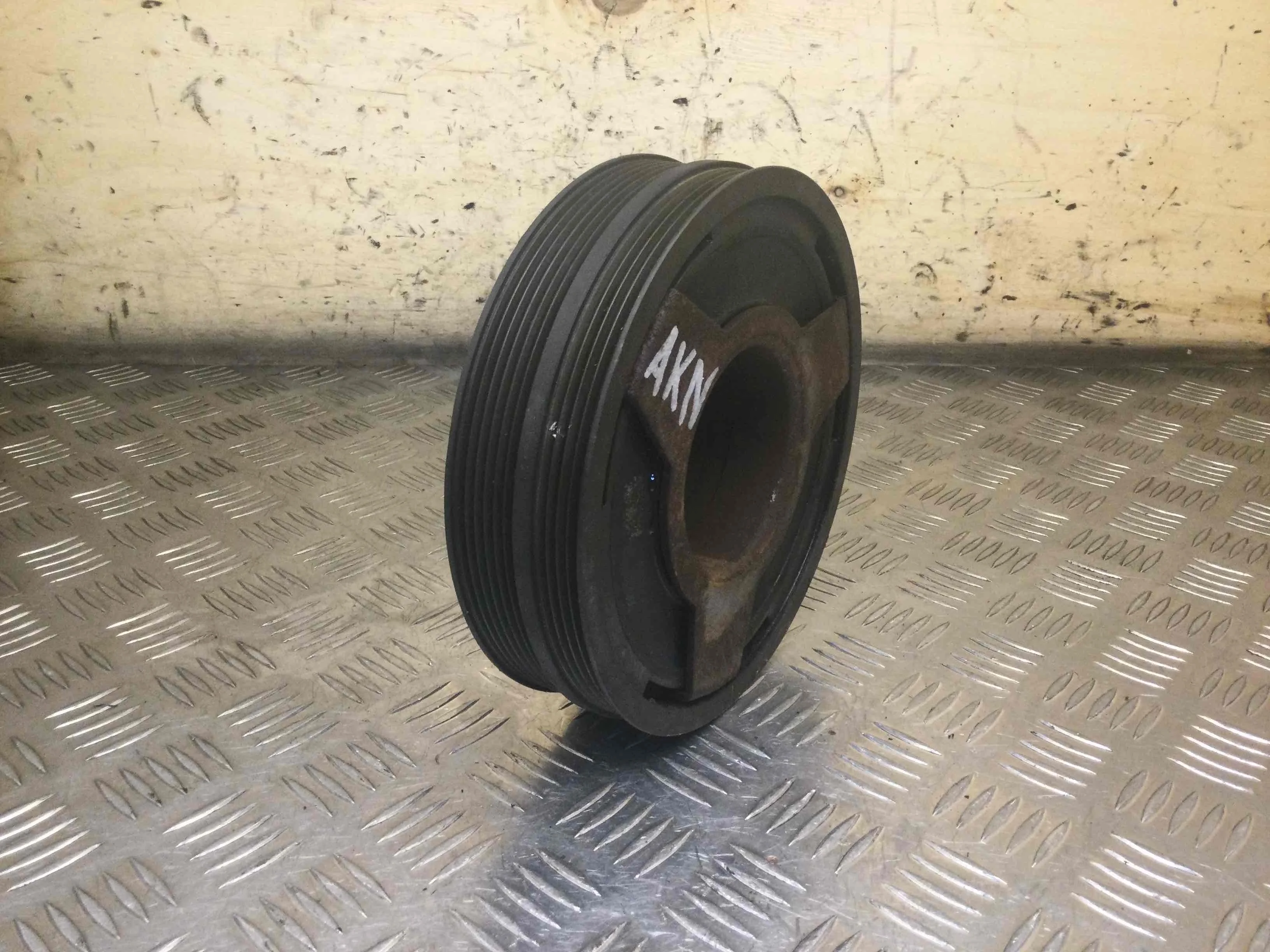 Шкив коленвала Volkswagen Passat B5 (1996-2000) дизель 2.5 TDI Автомат Седан