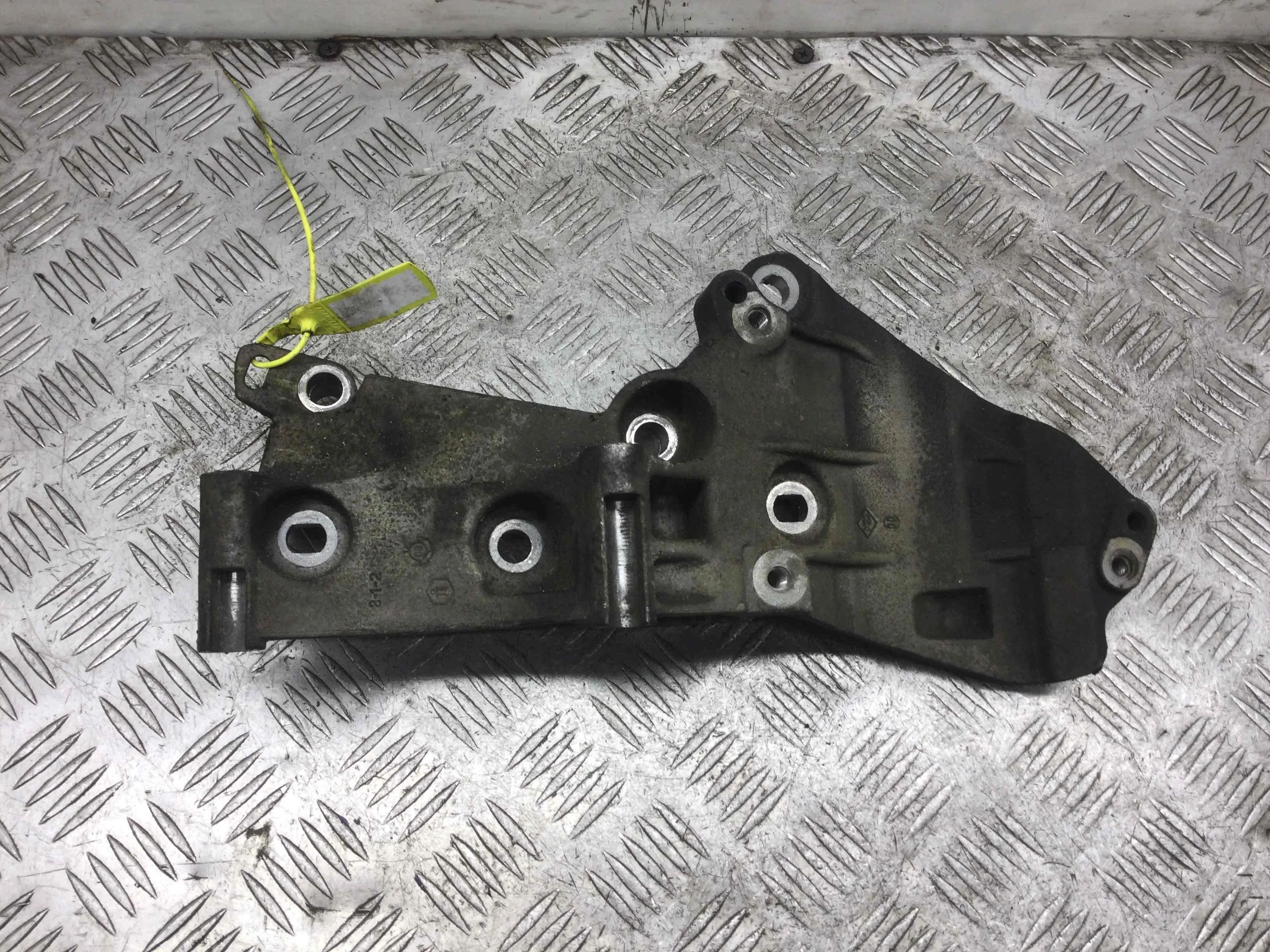 Кронштейн генератора Renault Scenic 1 поколение [рестайлинг] (1999-2003) бензин 1.6  Механика Минивэн