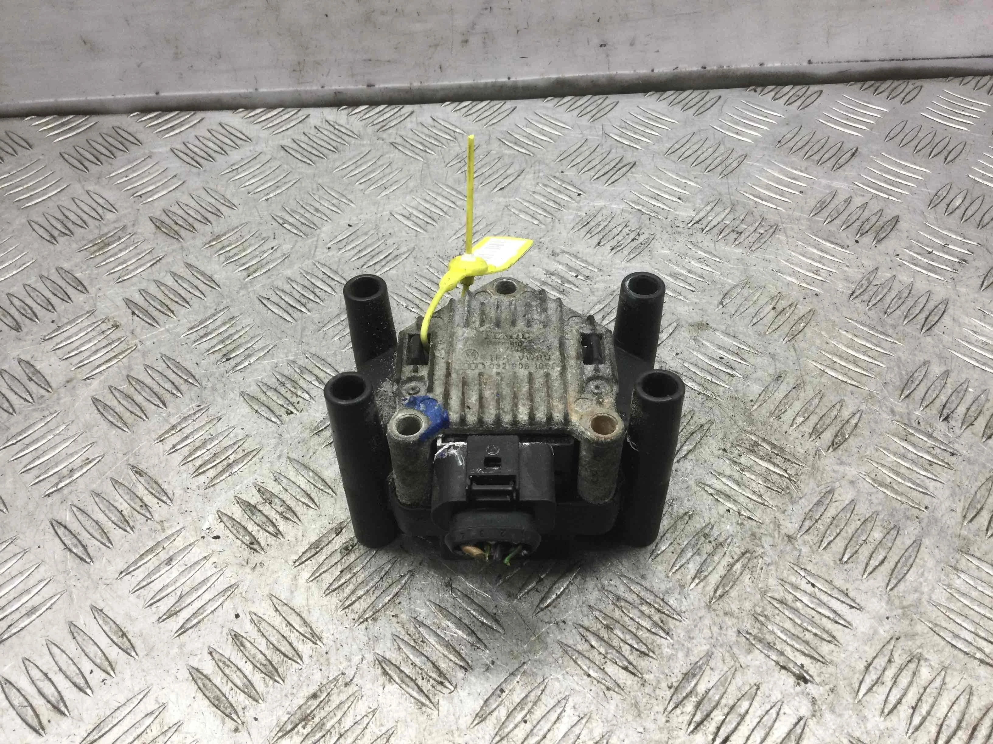 Катушка зажигания Skoda Fabia 1 поколение (1999-2004) бензин 1.4 i Механика Х/б