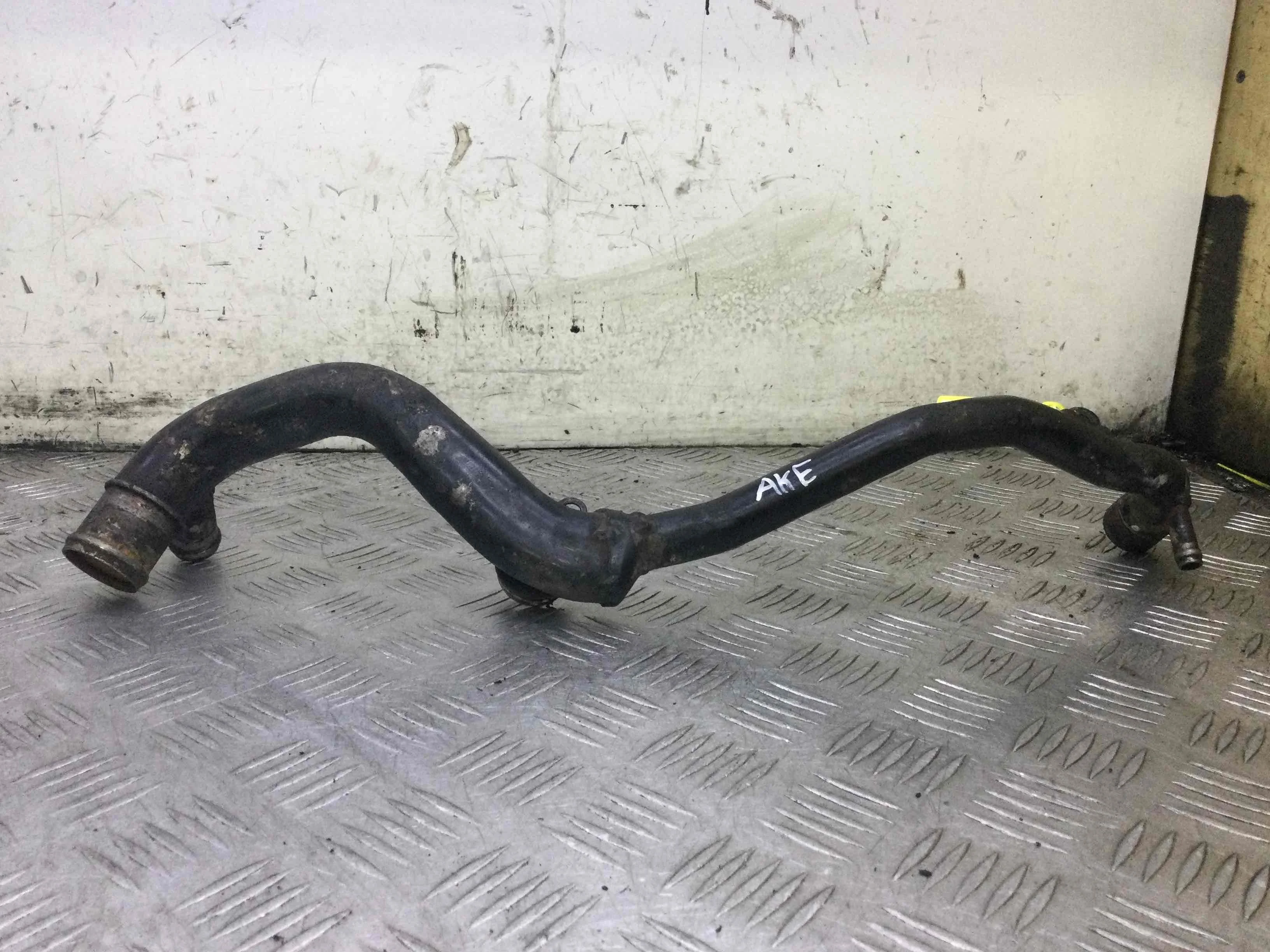 Трубка охлаждающей жидкости металлическая Audi A4 B6 (2000-2005) дизель 2.5 TDI Механика Седан