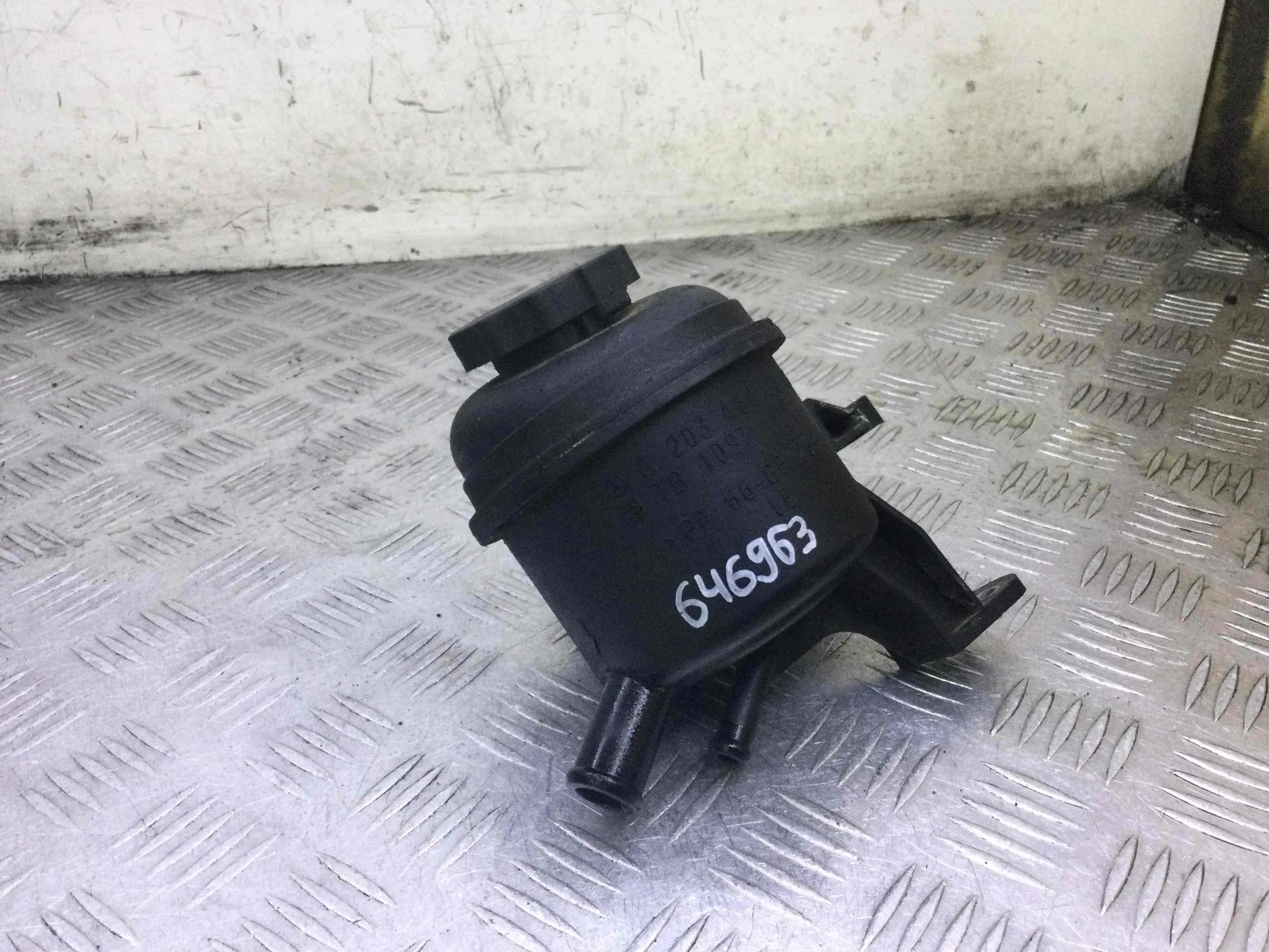 Бачок гидроусилителя Mercedes C-klasse W203/S203/CL203 (2000-2004) дизель 2.2 CDI Автомат Седан