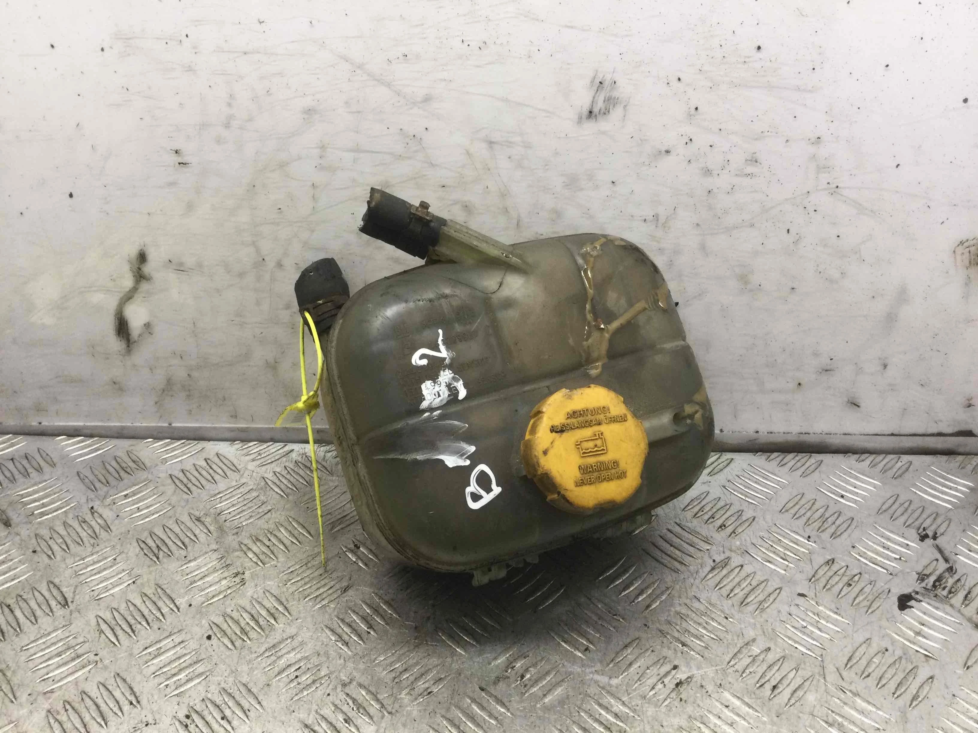 Бачок расширительный Opel Zafira B (2005-2010) бензин 1.8 i Автомат Х/б