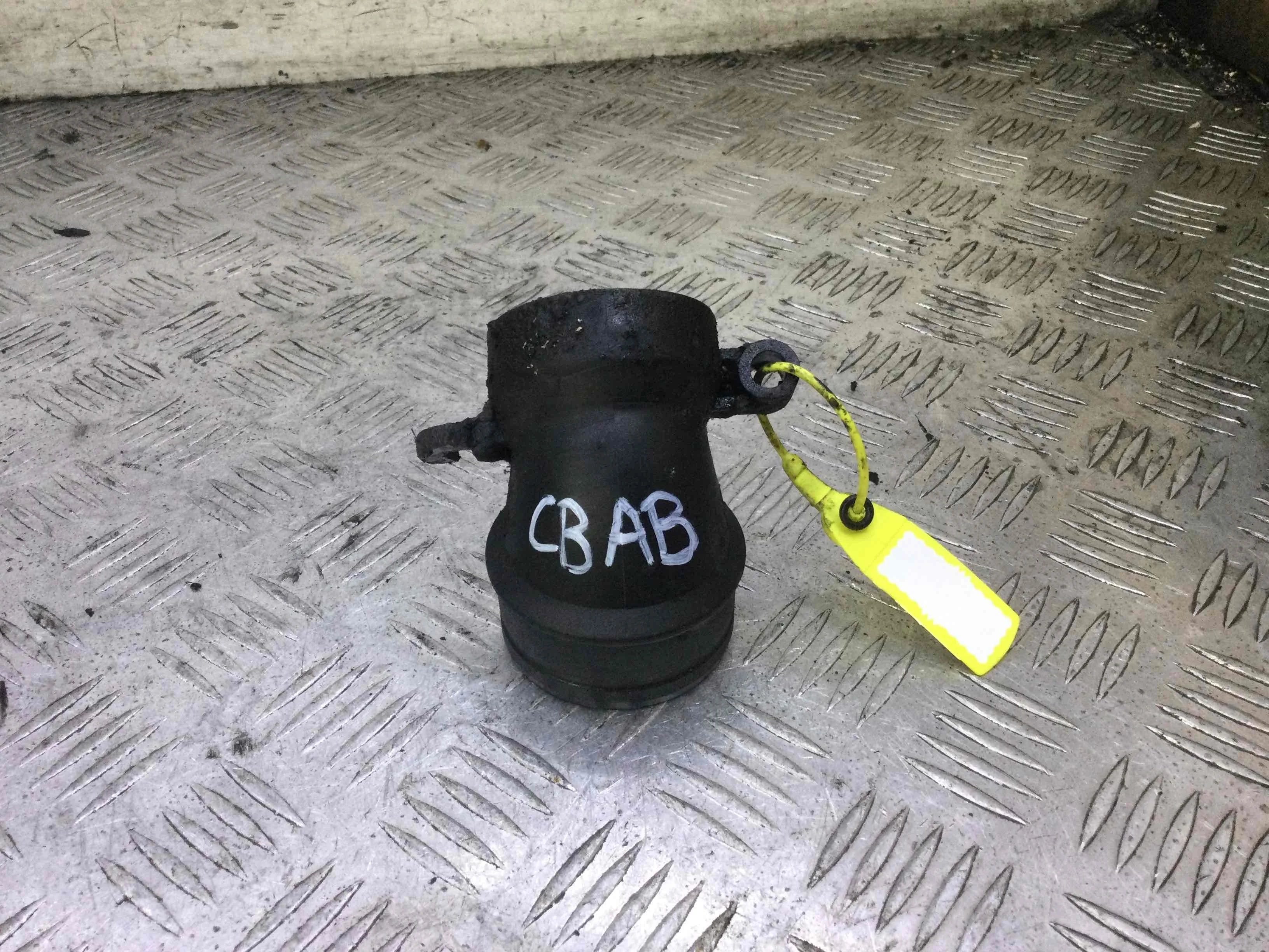 Патрубок турбины Volkswagen Passat B6 (2005-2010) дизель 2.0 TDI Механика Седан