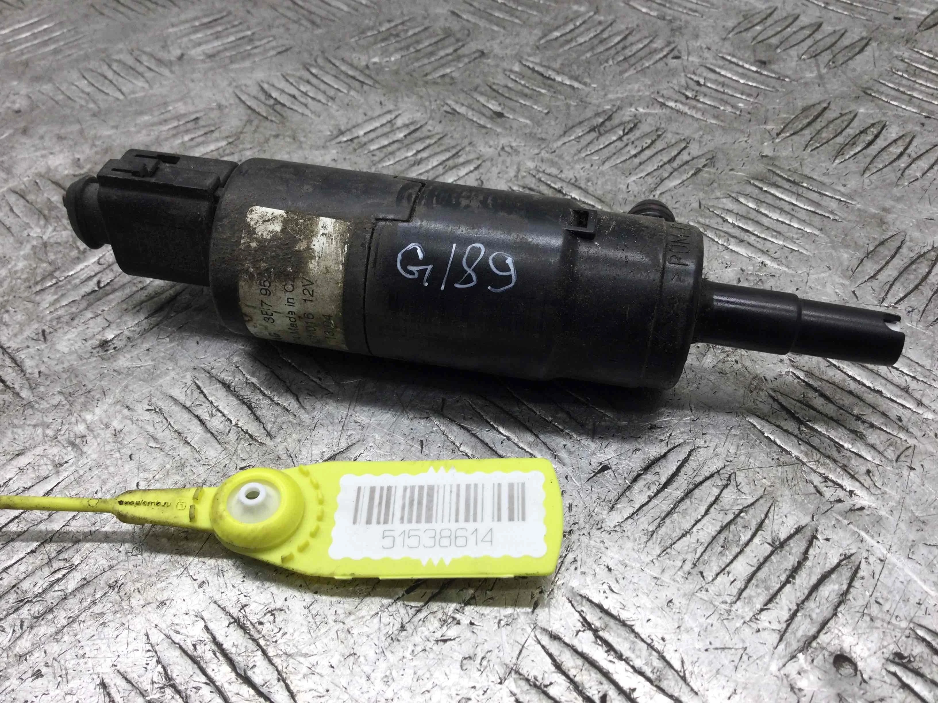 Насос (моторчик) омывателя стекла Volkswagen Touran 1 поколение (2003-2006) бензин 2.0 i Механика Минивэн