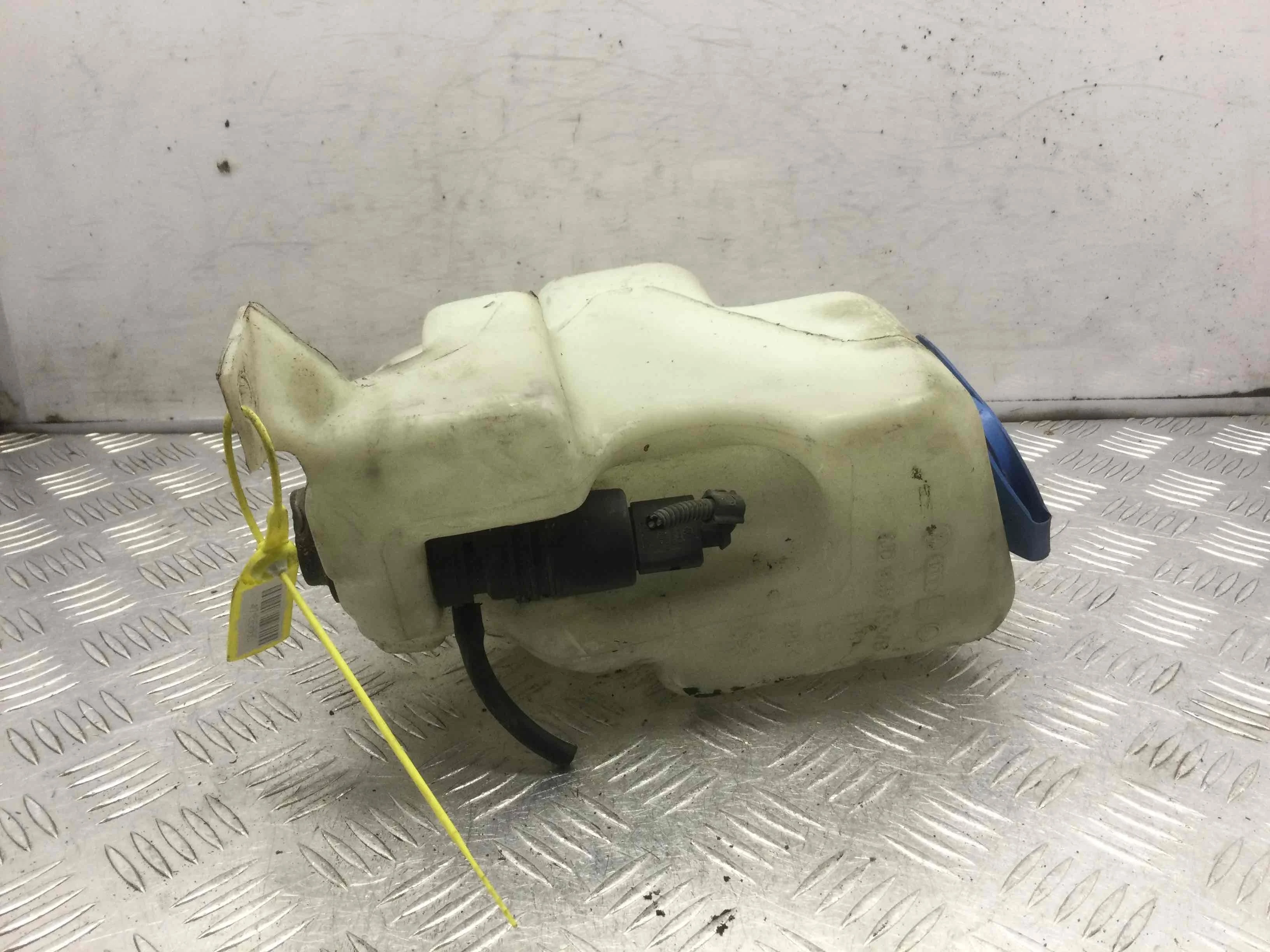 Бачок омывателя Skoda Octavia Tour (1996-2000) бензин 1.8 i Механика Седан